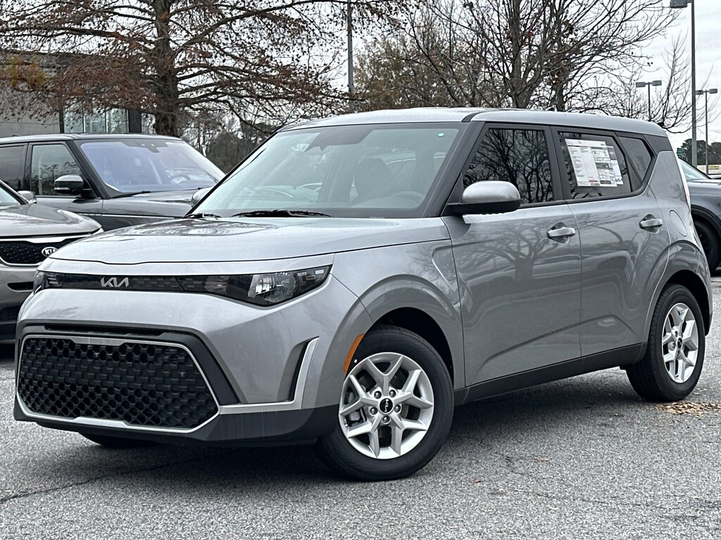 New 2025 Kia Soul LX Hatchback