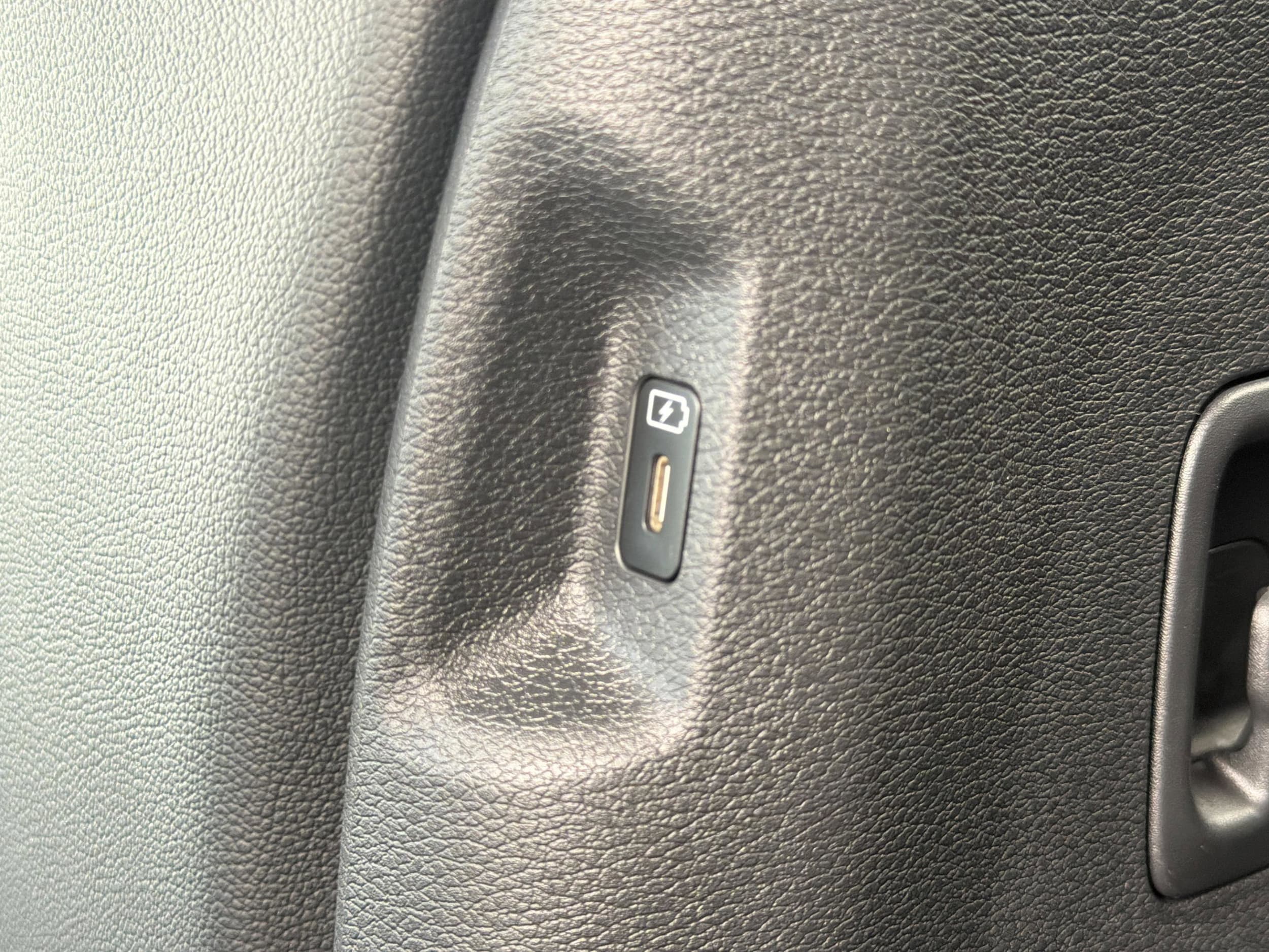 2026 Kia Sportage SX - Photo 10