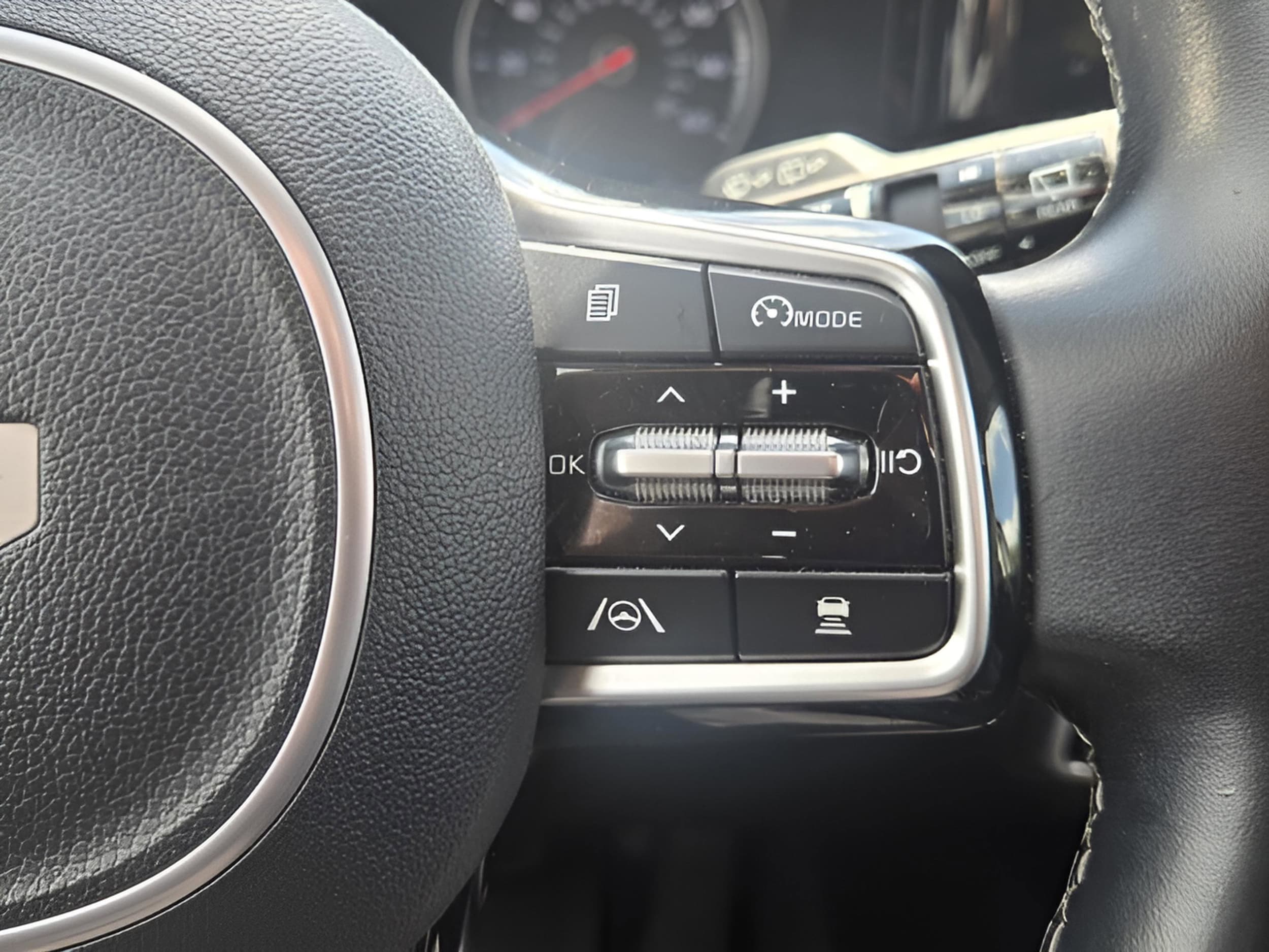 2022 Kia Sorento SX - Photo 25