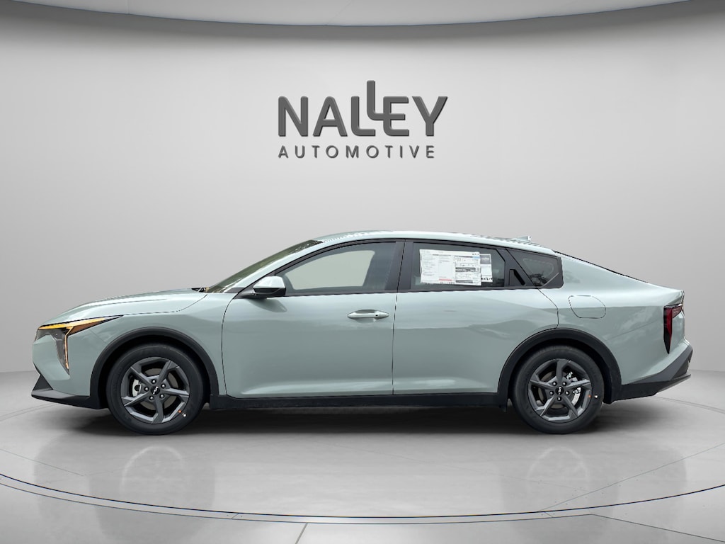 New 2025 Kia K4 LXS Sedan