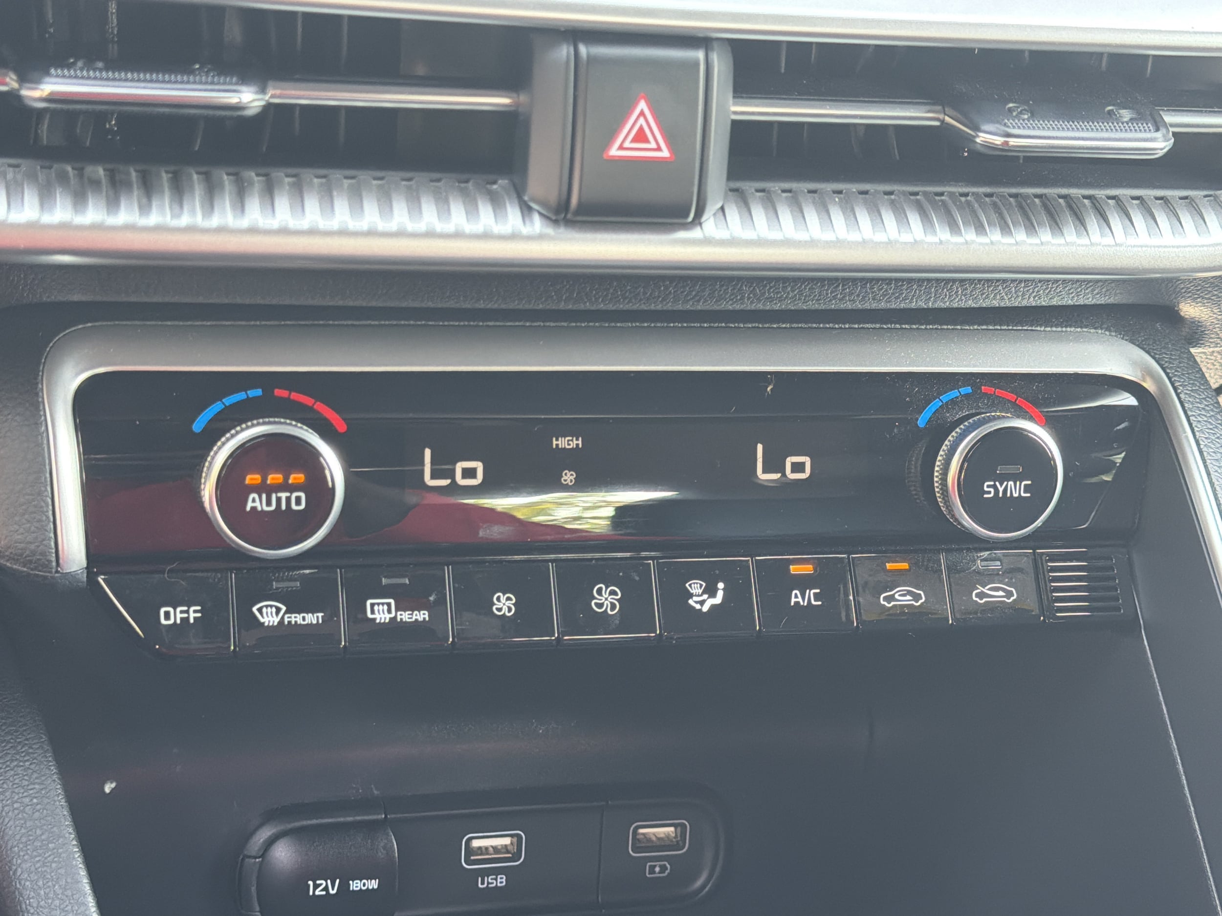 2024 Kia K5 GT-Line - Photo 14