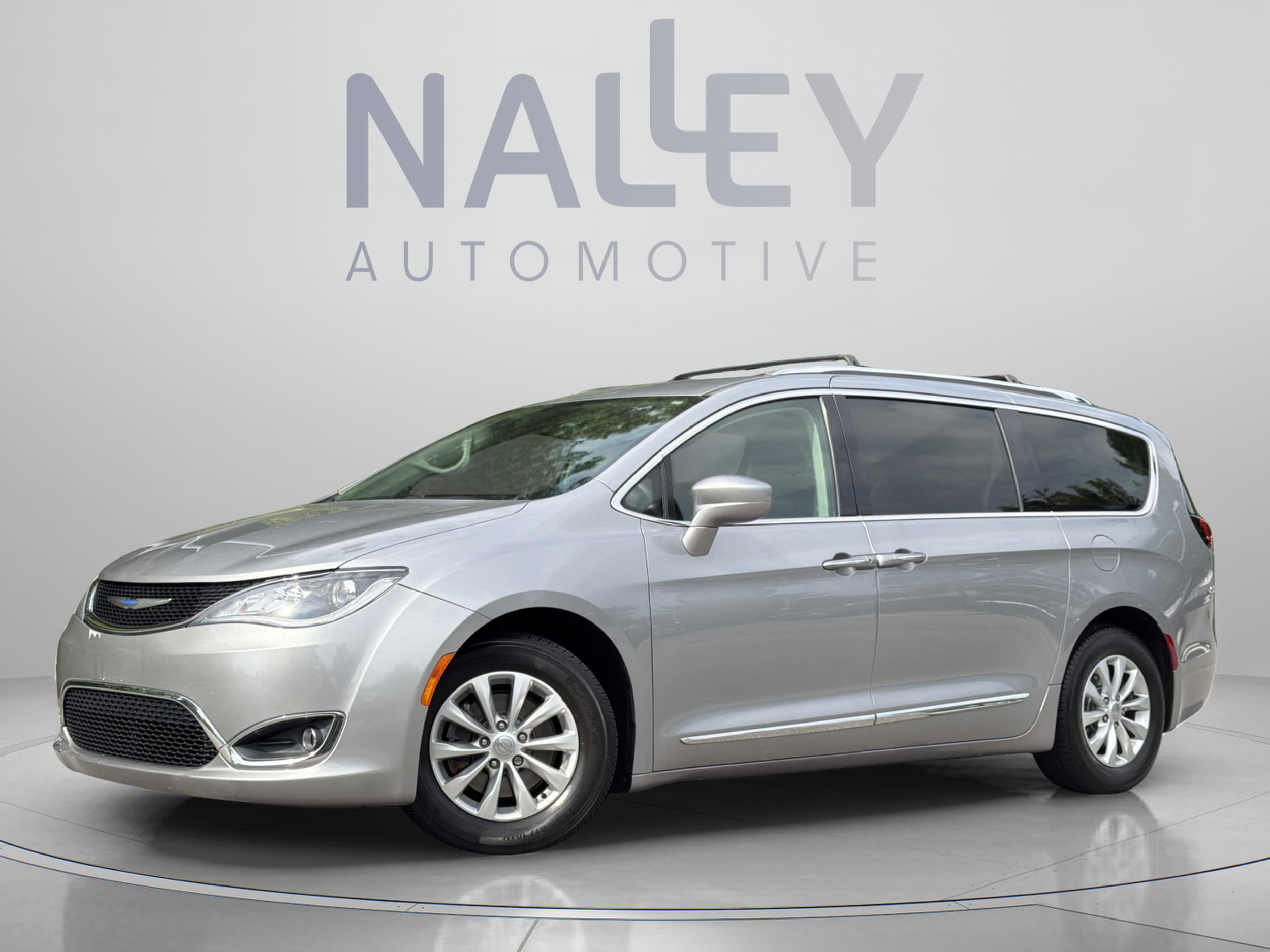 2018 Chrysler Pacifica Touring L Plus's photo