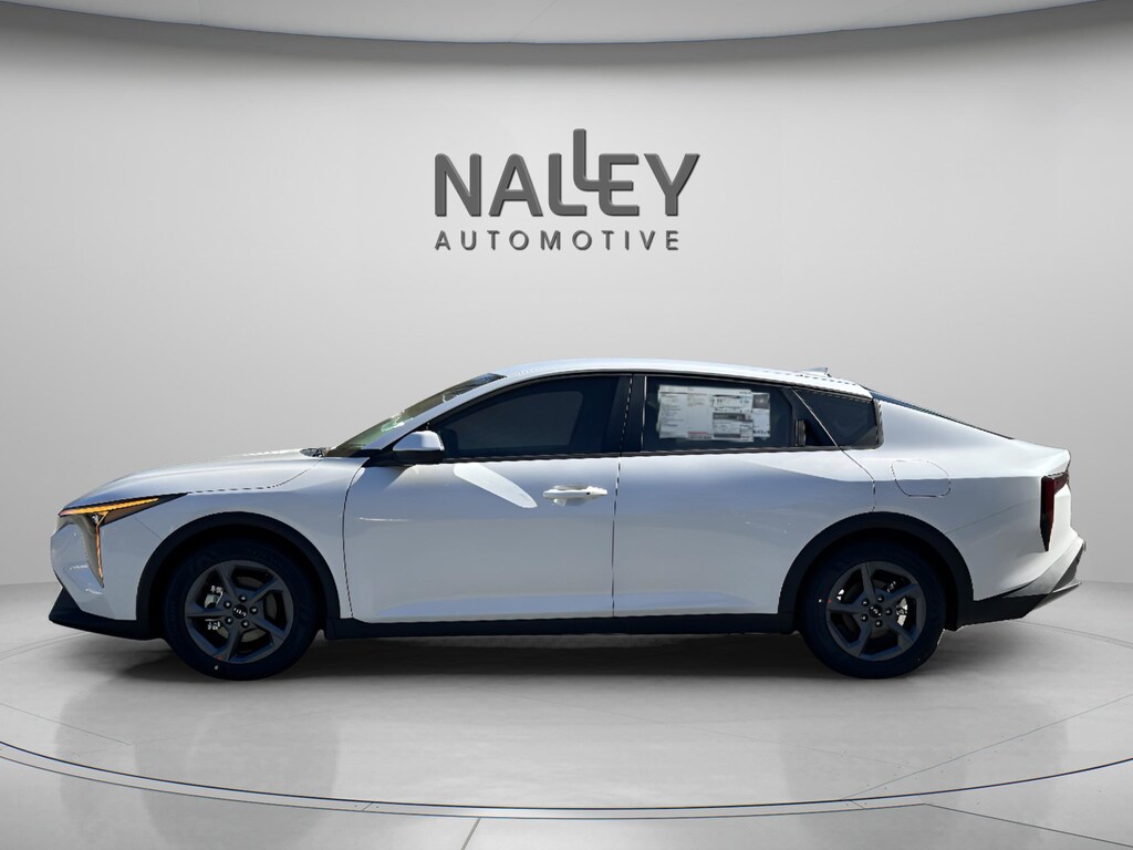 New 2025 Kia K4 LXS Sedan