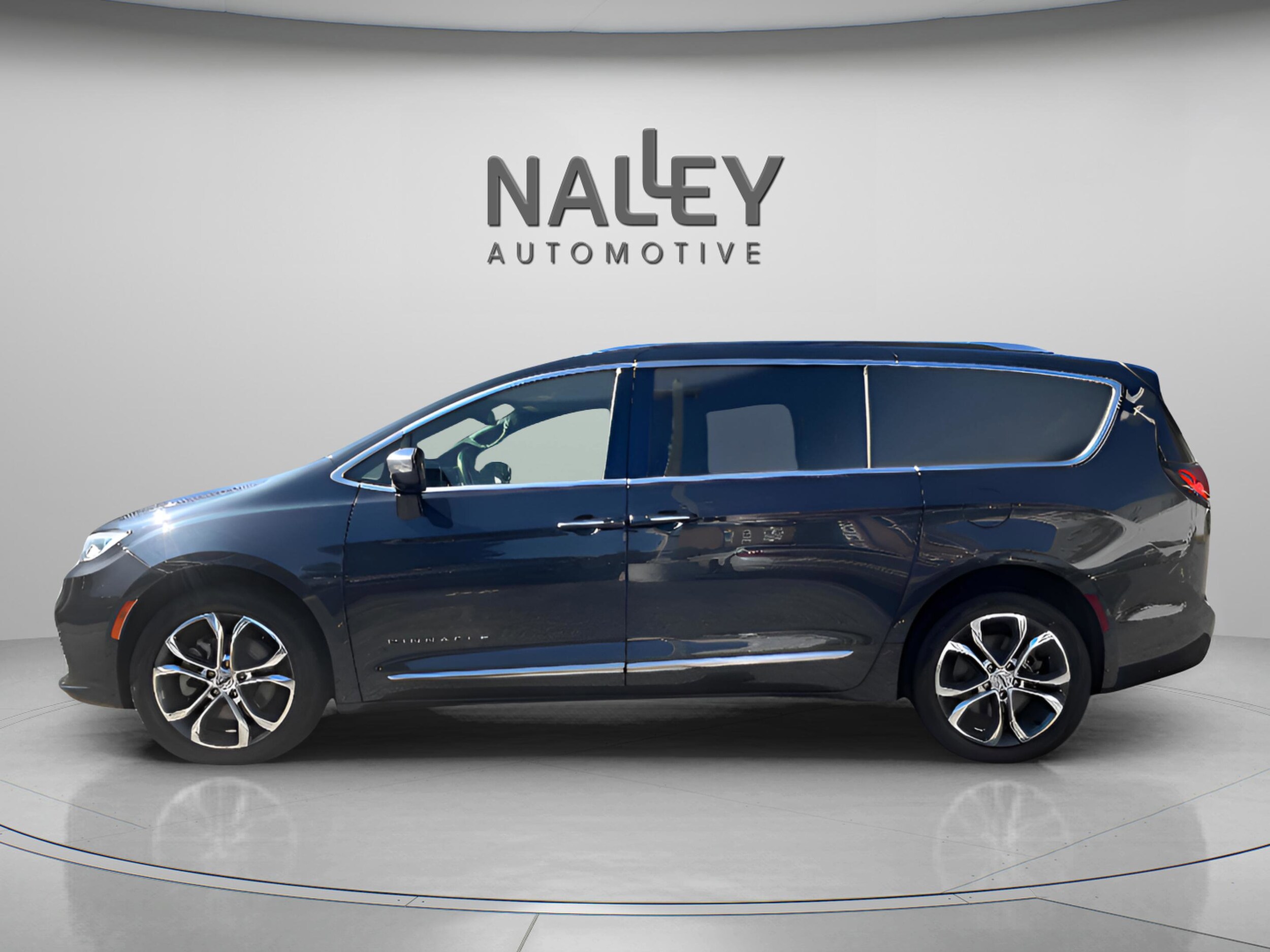 2021 Chrysler Pacifica Pinnacle photo 2