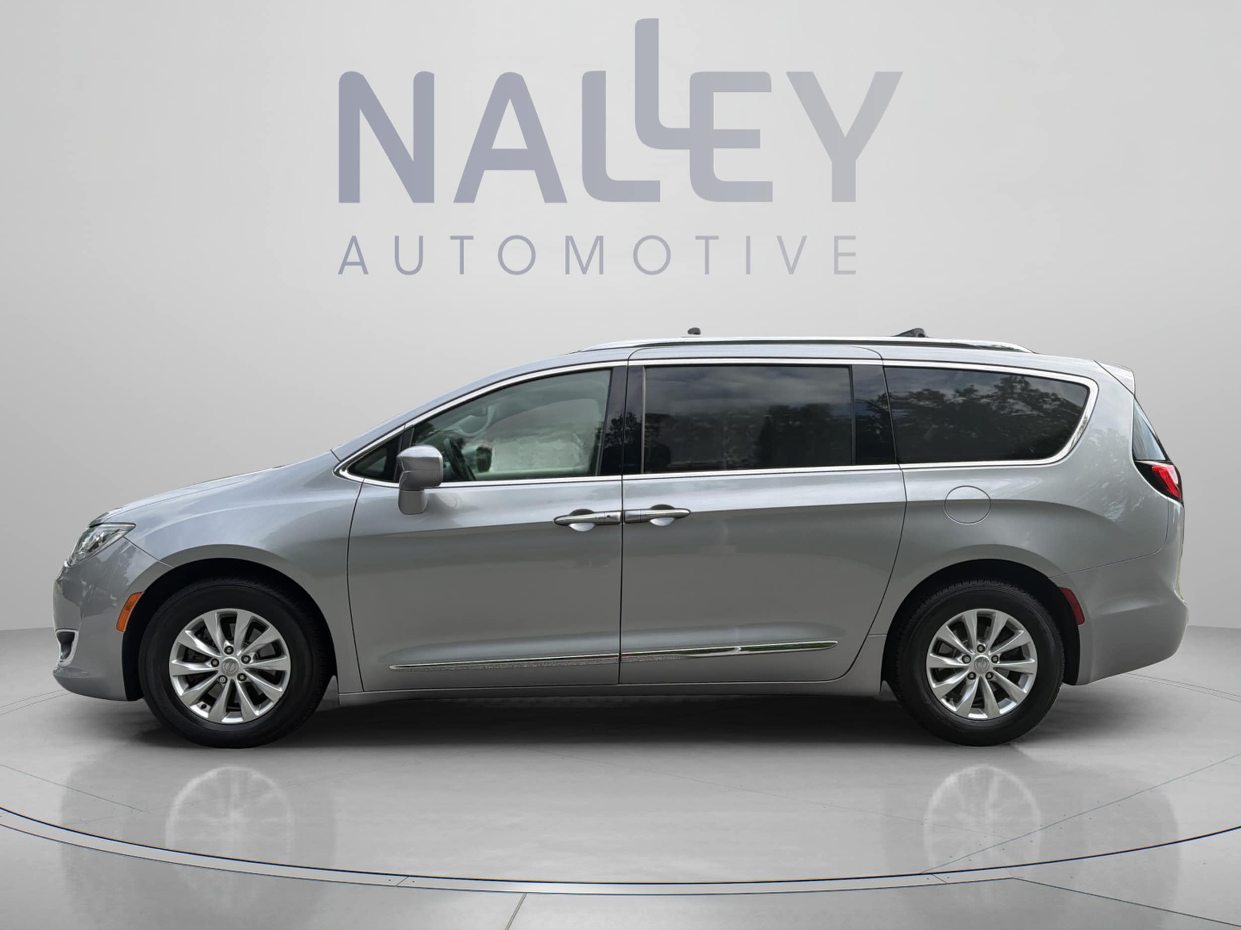 Used 2018 Chrysler Pacifica Touring L Plus with VIN 2C4RC1EG8JR257733 for sale in Stonecrest, GA