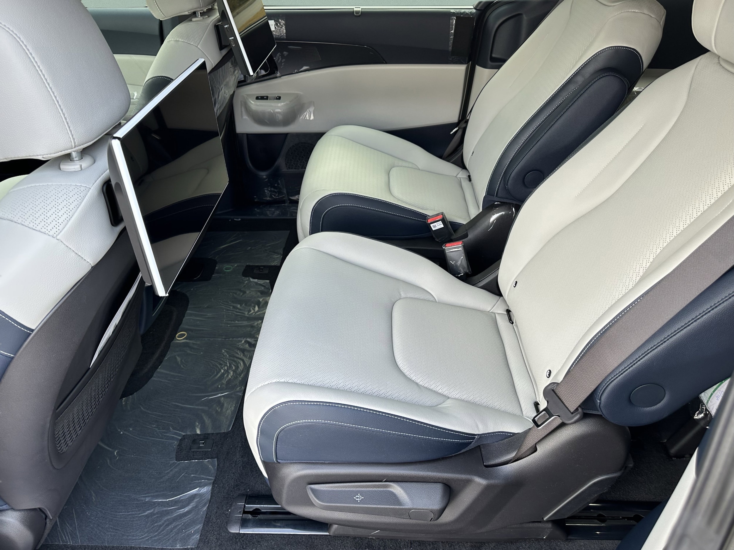 2026 Kia Carnival SX Prestige - Photo 10