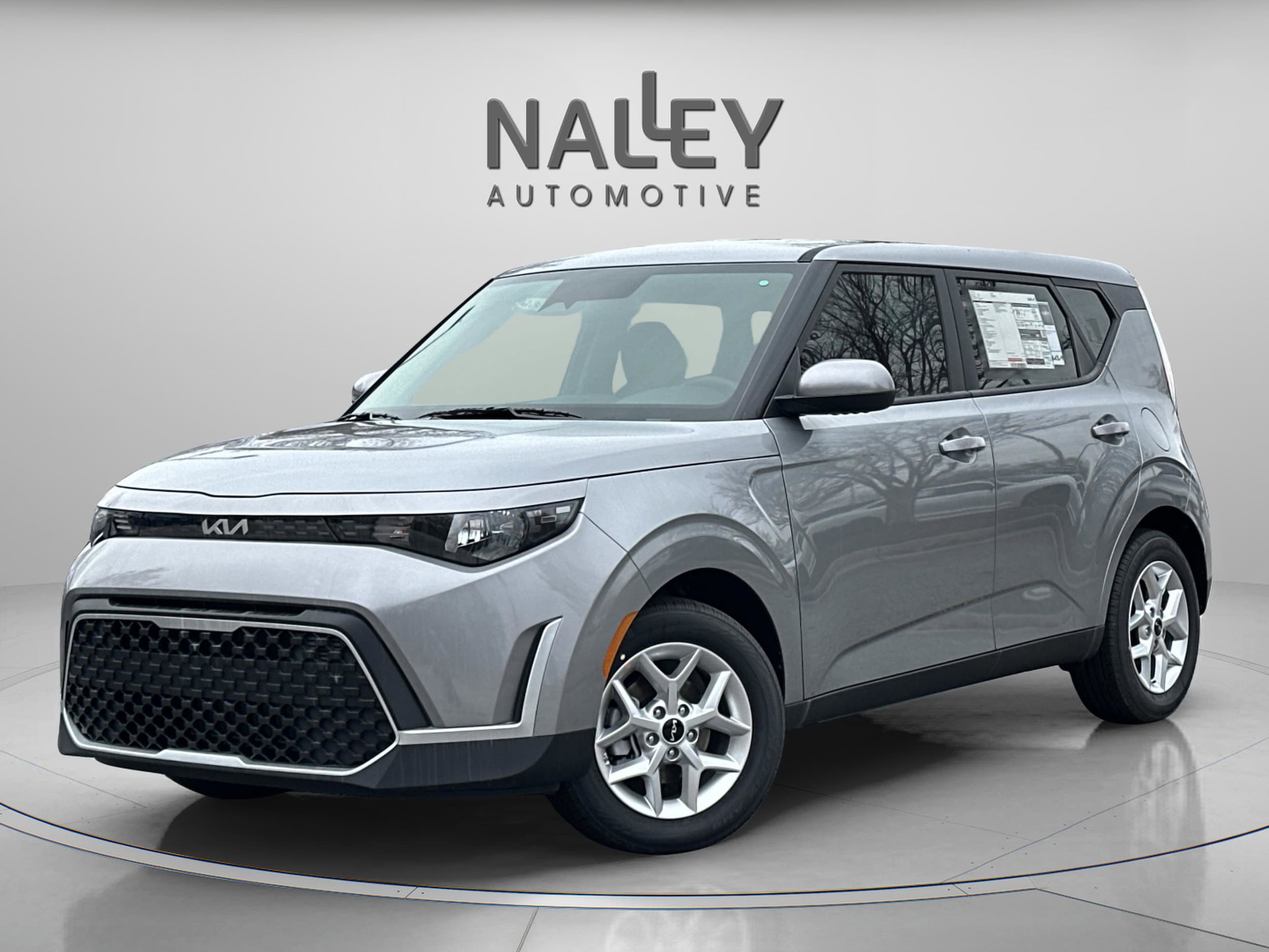 2025 Kia Soul LX's photo