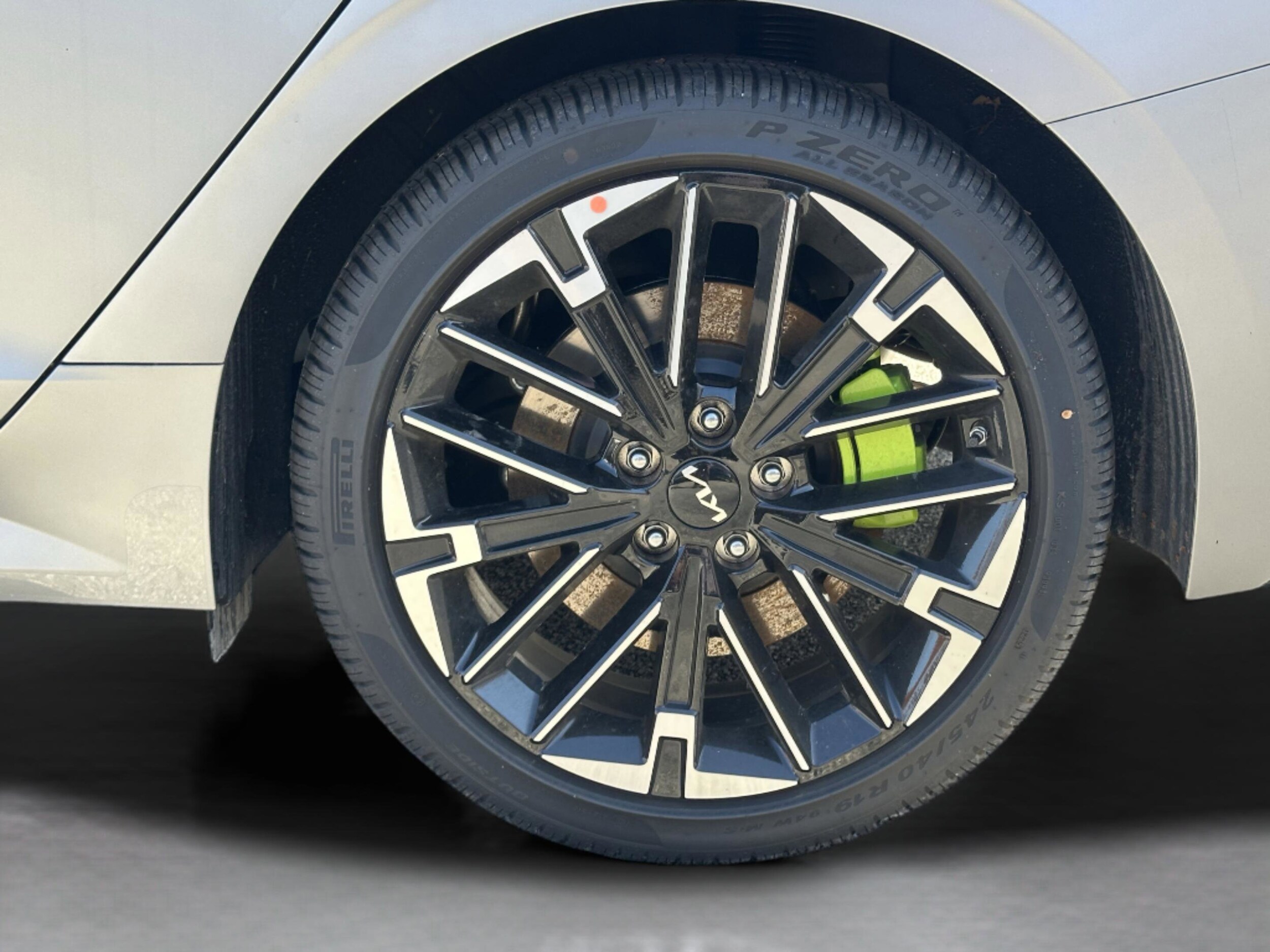 2026 Kia K5 GT - Photo 27
