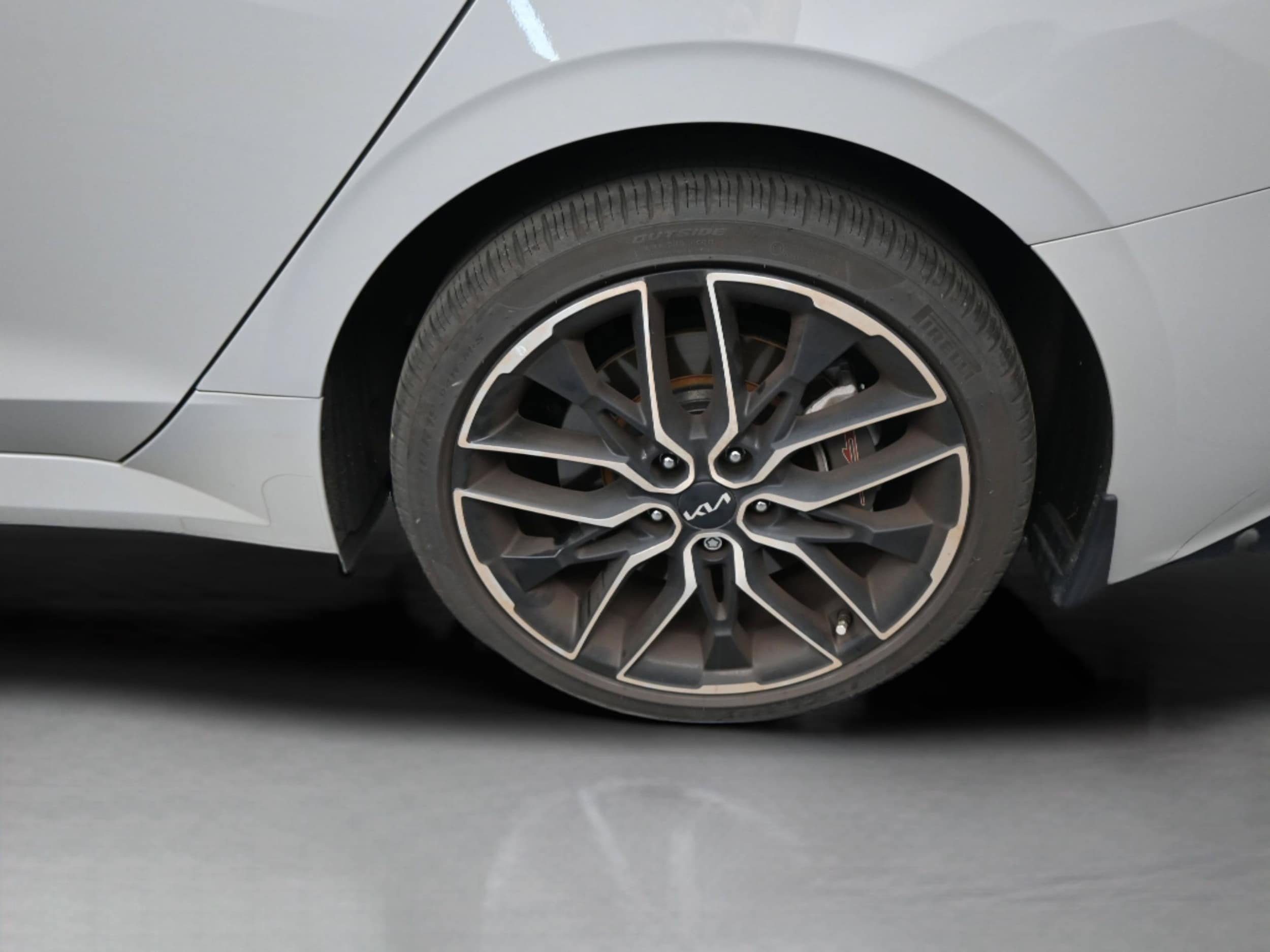 2023 Kia K5 GT - Photo 37