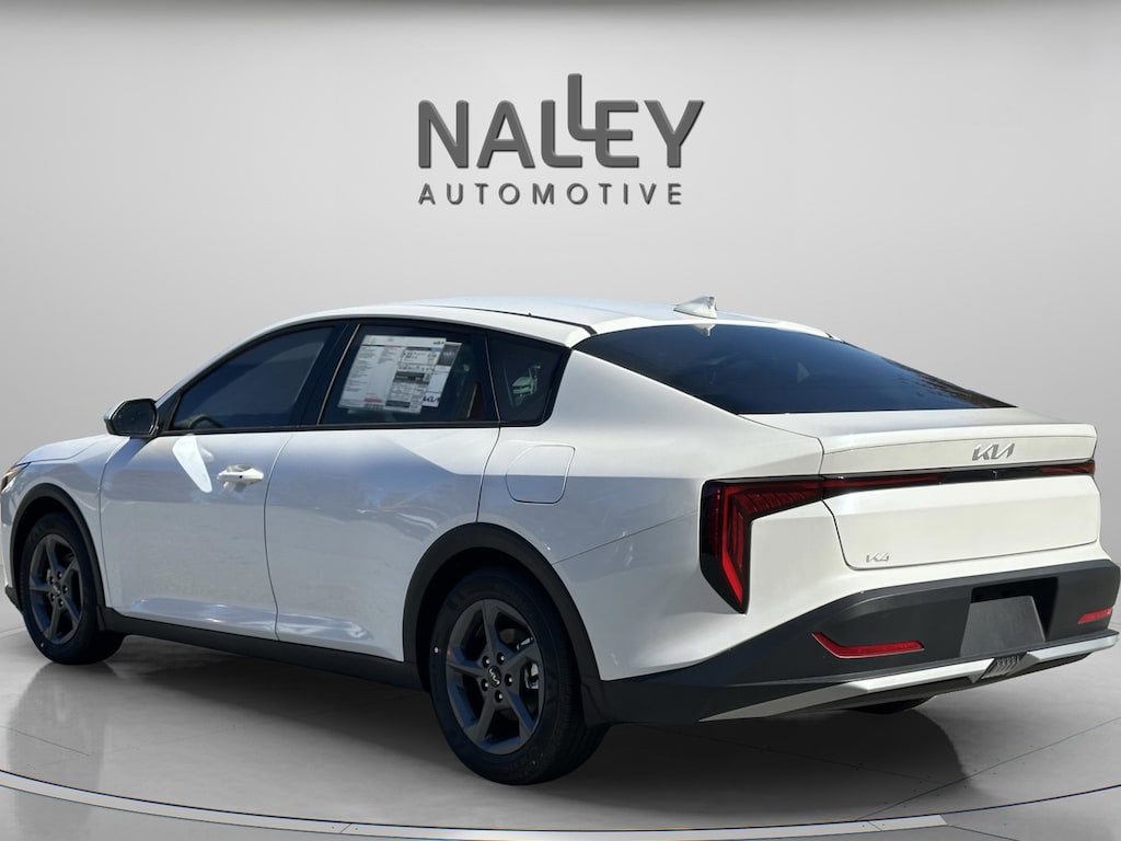 New 2025 Kia K4 LXS Sedan