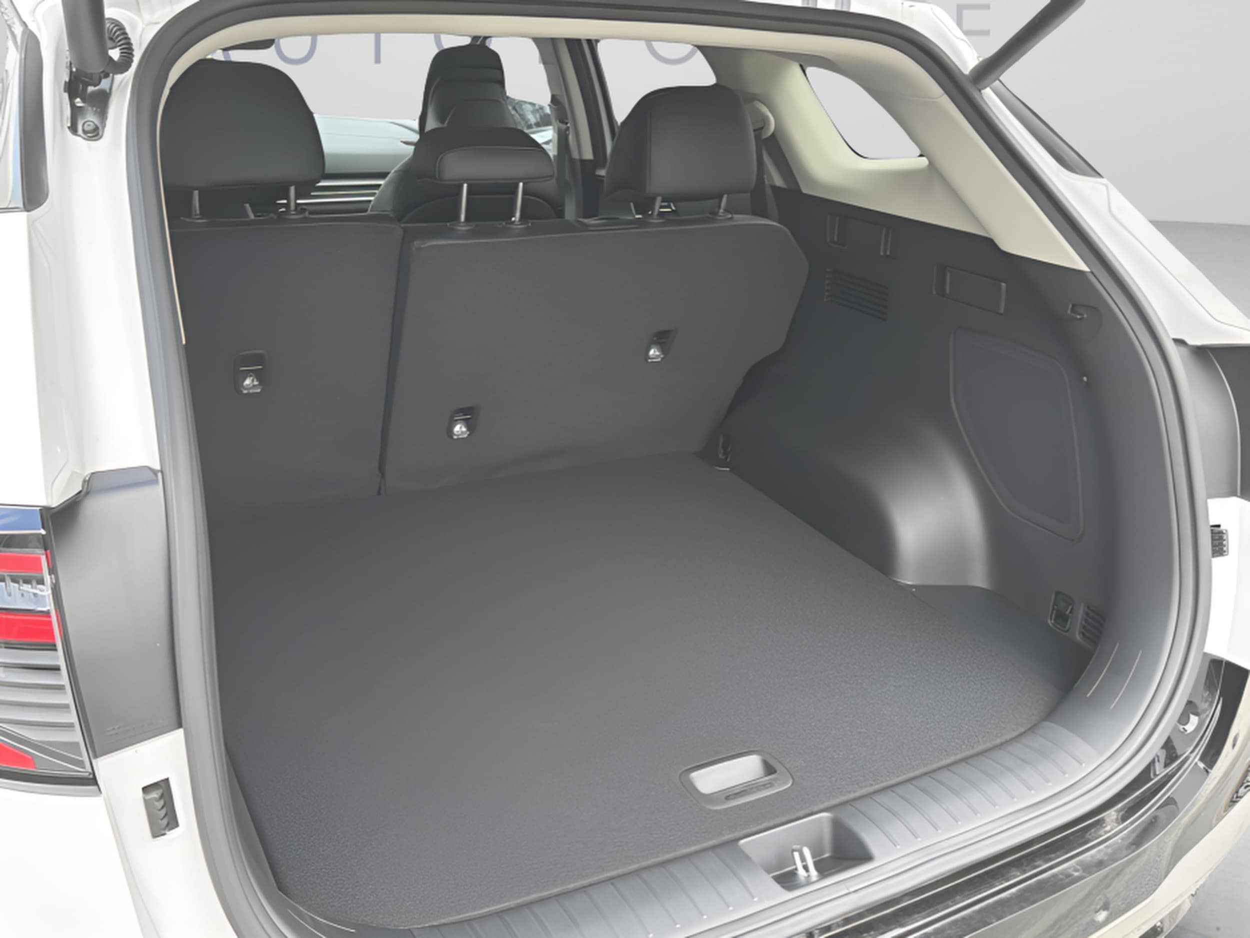 2026 Kia Sportage SX - Photo 32