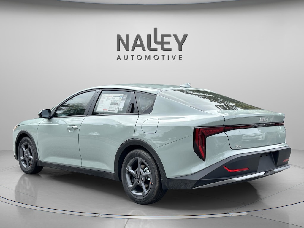 New 2025 Kia K4 LXS Sedan