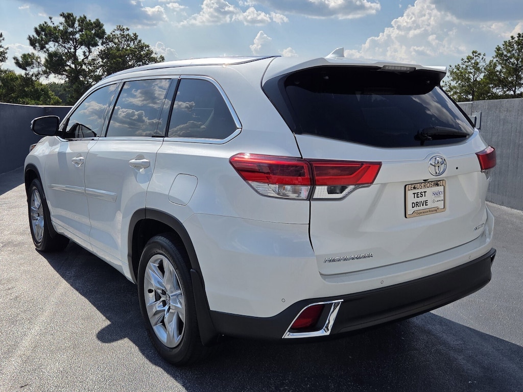 Used 2017 Toyota Highlander Limited V6