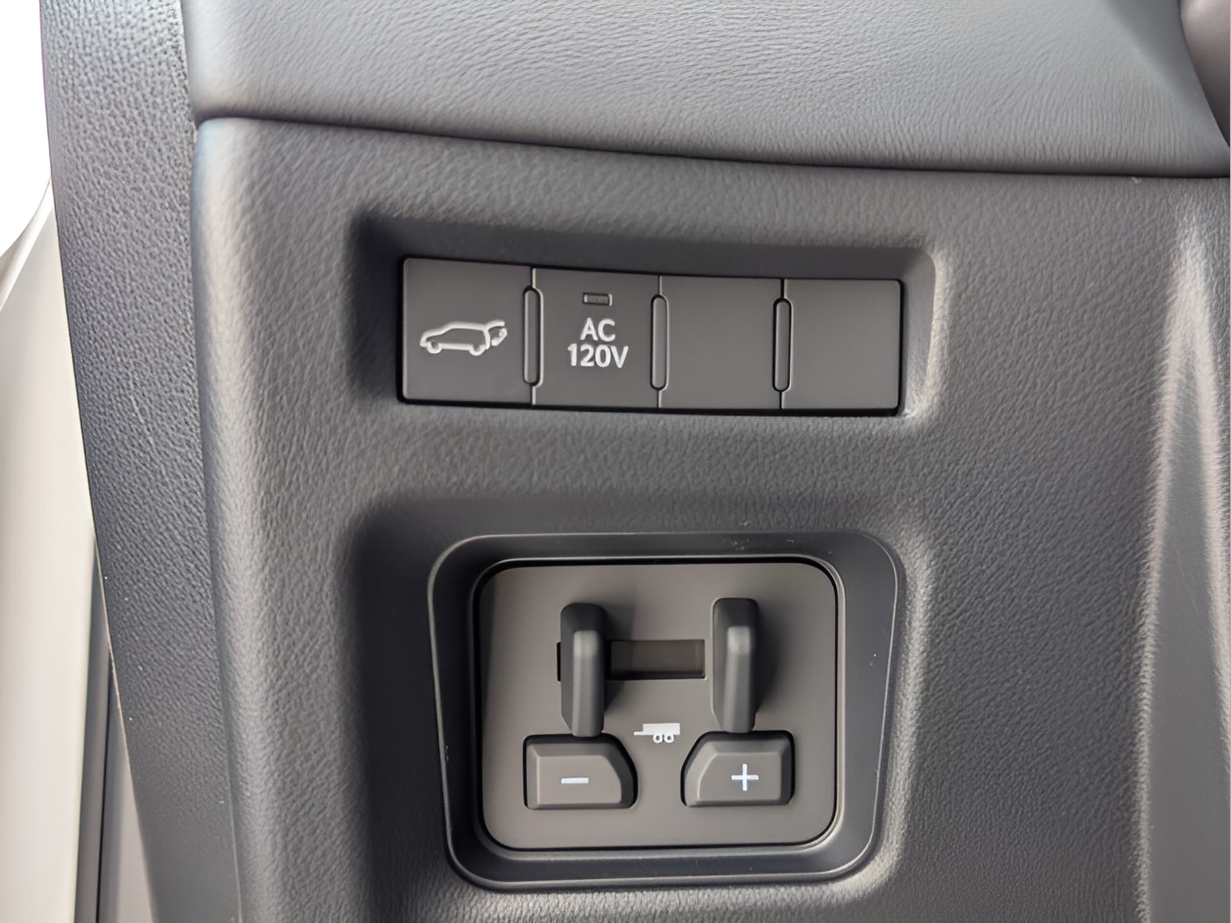 2026 Lexus LX 700h F-Sport - Photo 30