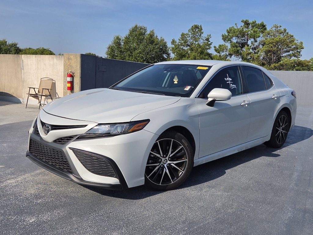Used 2023 Toyota Camry SE