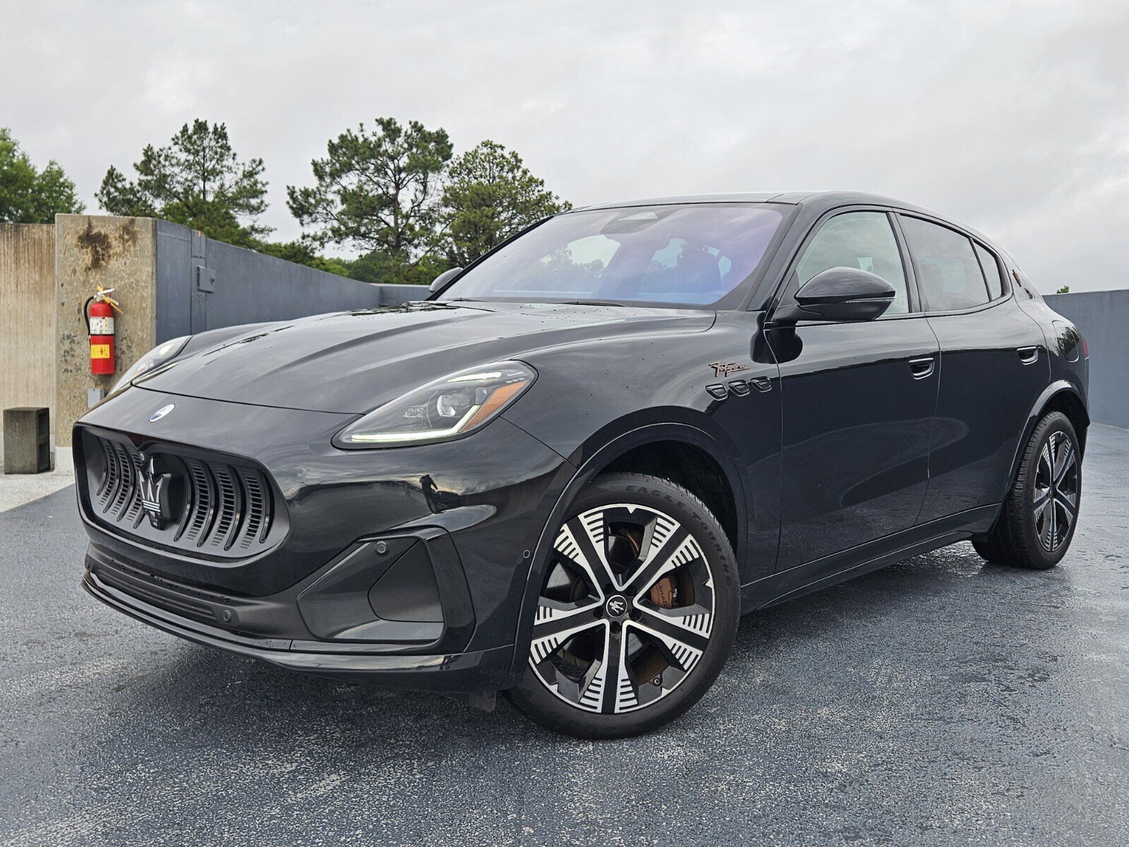 2025 Maserati Grecale Folgore's photo