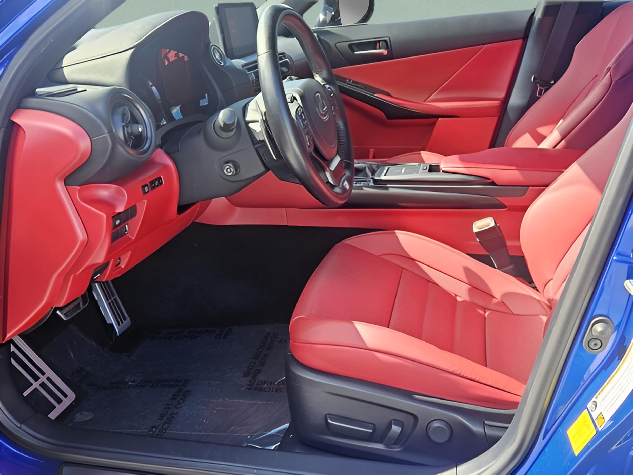 2023 Lexus IS 350 F SPORT - Photo 11
