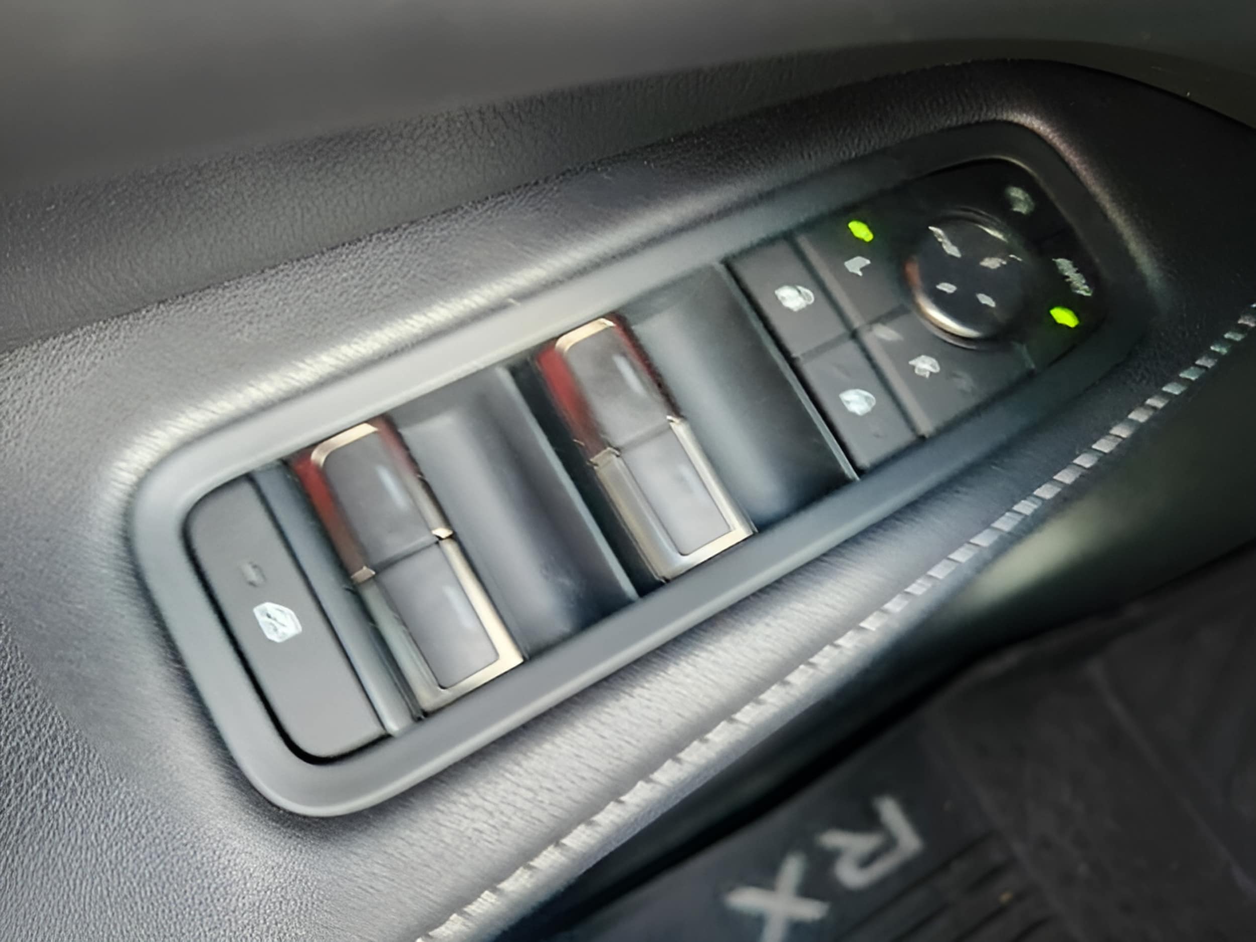 2024 Lexus RX Hybrid 500h - Photo 30