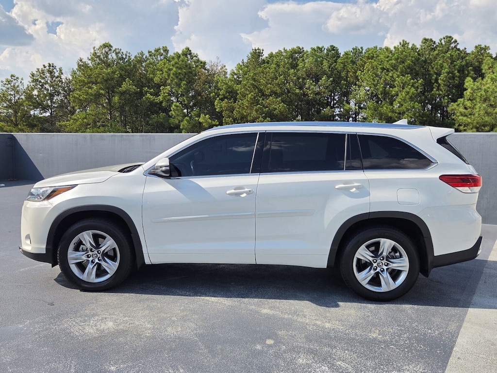 Used 2017 Toyota Highlander Limited V6