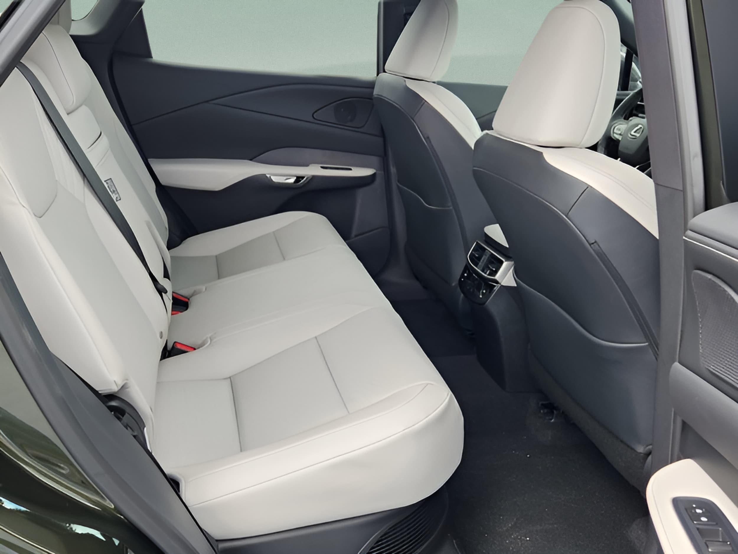 2026 Lexus RX 350h Premium - Photo 16