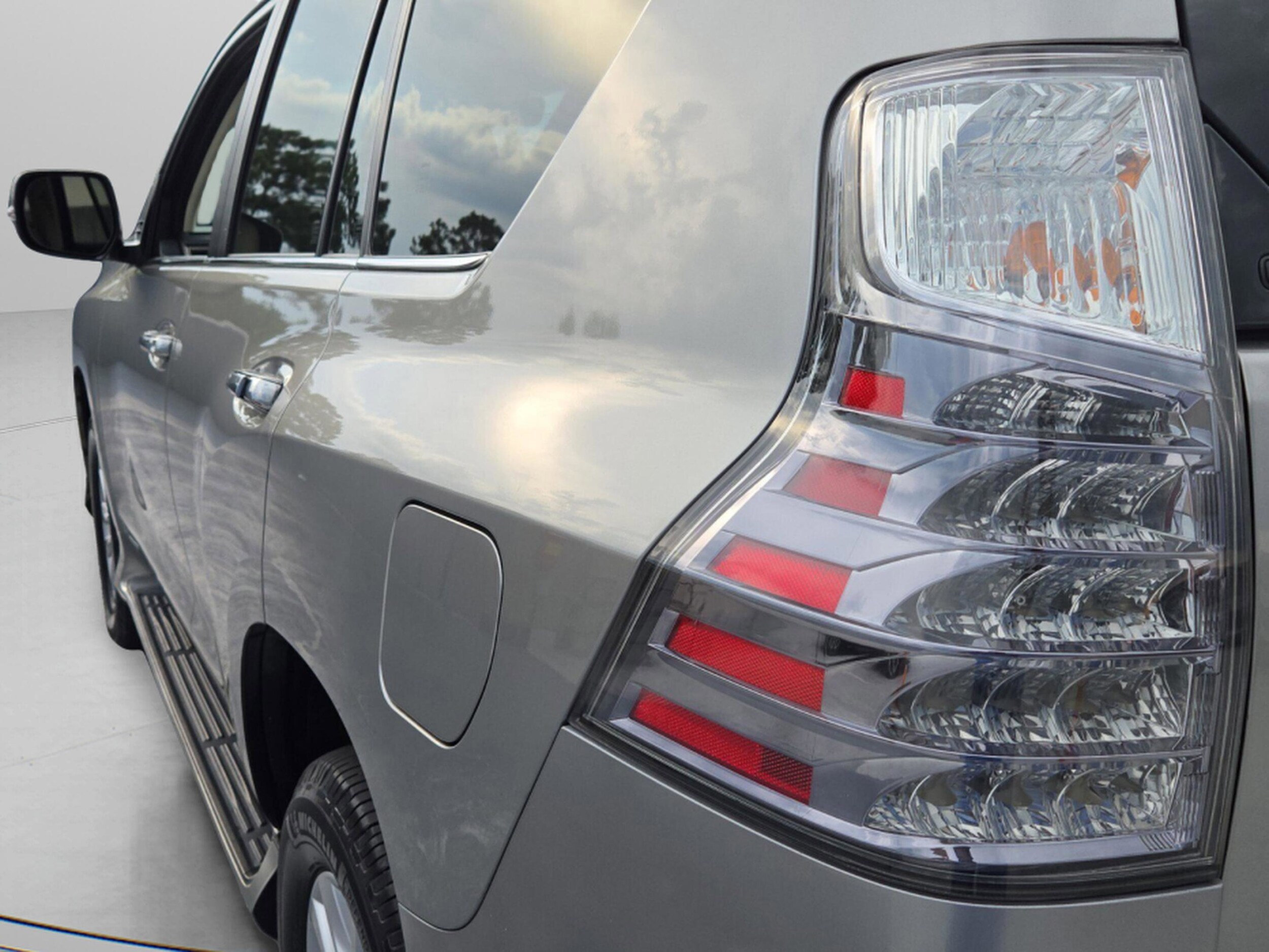 2021 Lexus GX 460 Premium photo 3