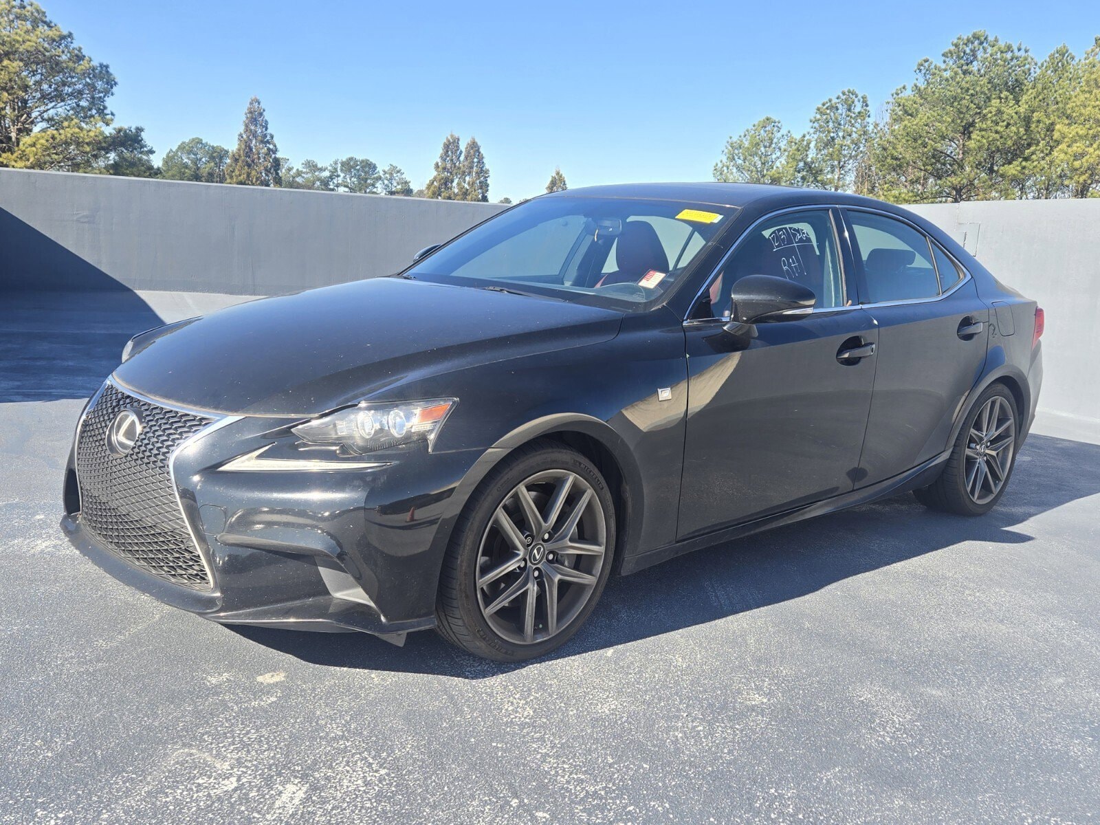 2016 Lexus IS 200t's photo