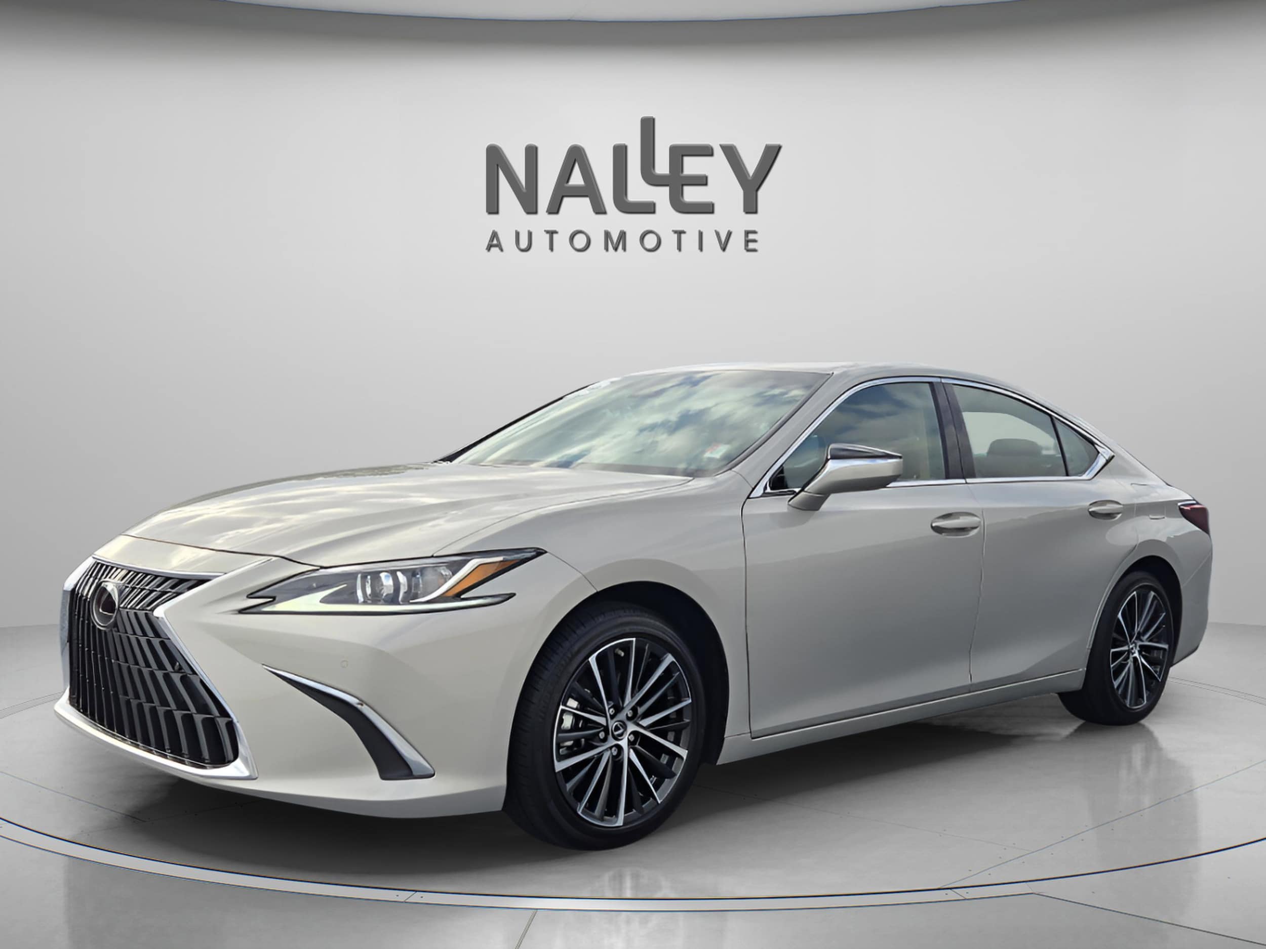 2025 Lexus ES 350's photo