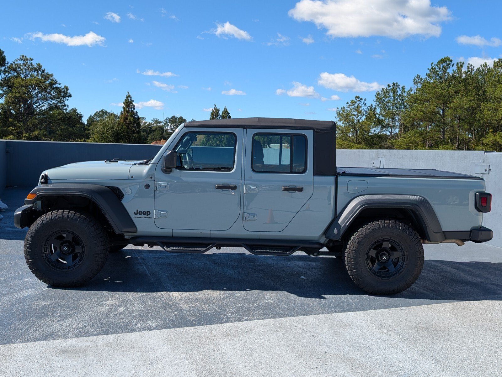 Used 2023 Jeep Gladiator Sport