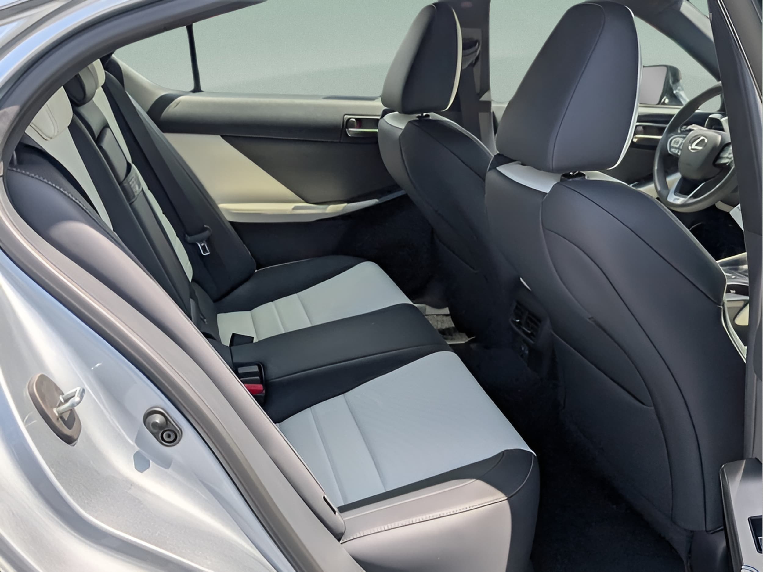 2026 Lexus IS 350 F SPORT - Photo 15
