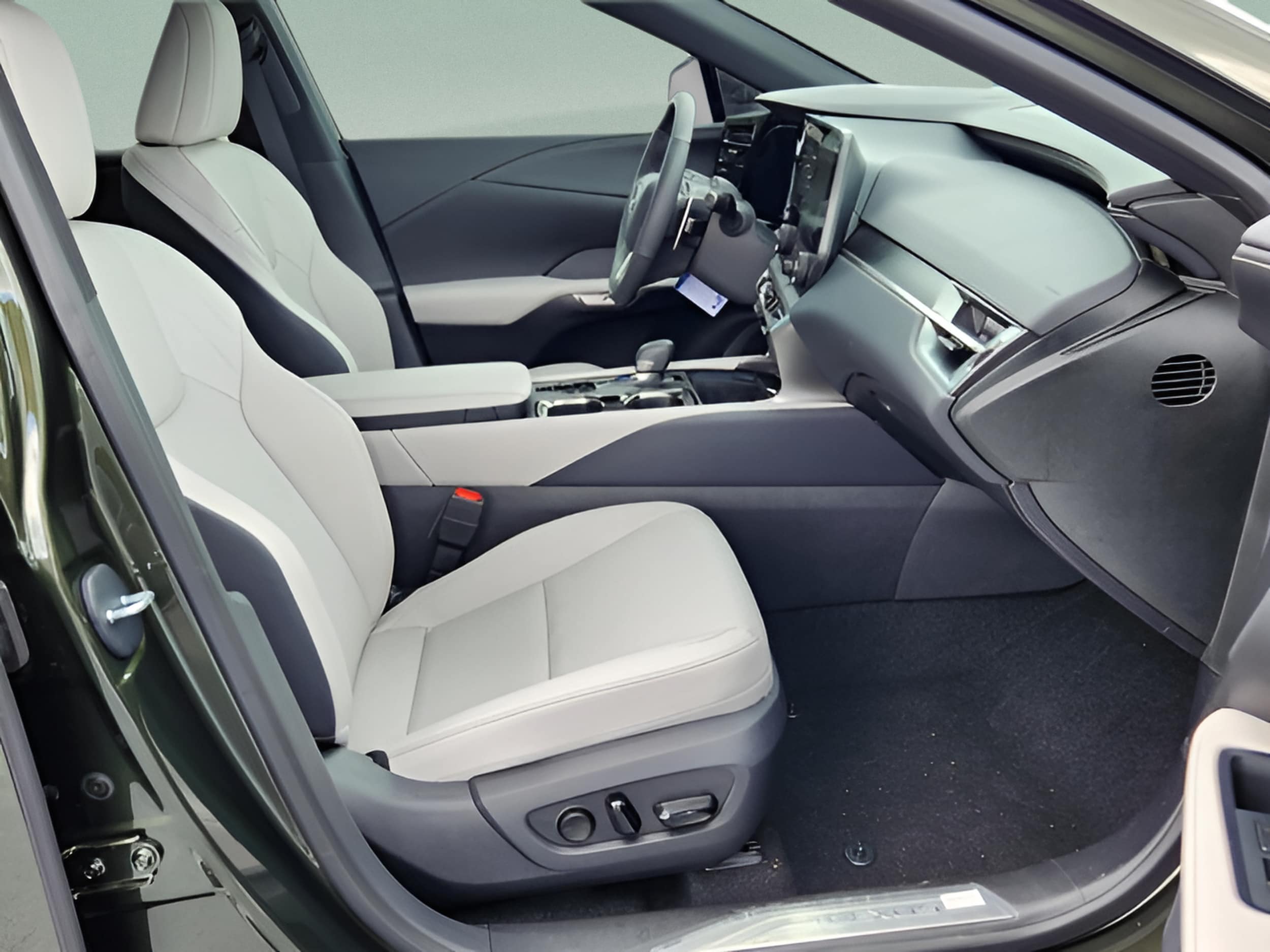 2026 Lexus RX 350h Premium - Photo 17