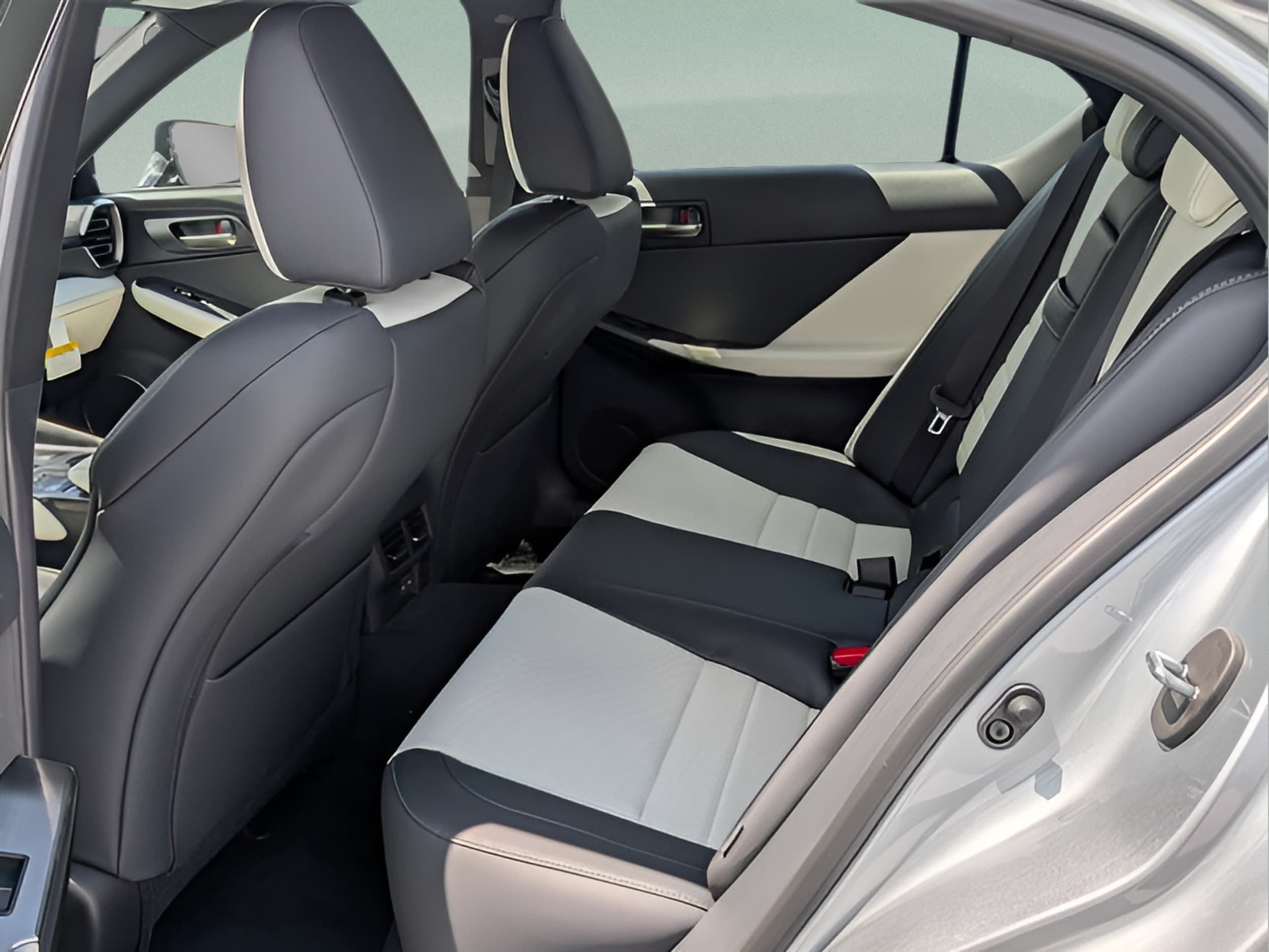 2026 Lexus IS 350 F SPORT - Photo 12