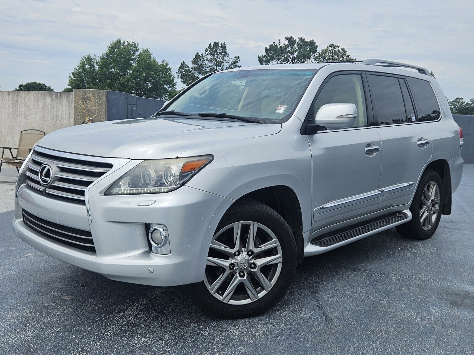 2013 Lexus LX 600's photo