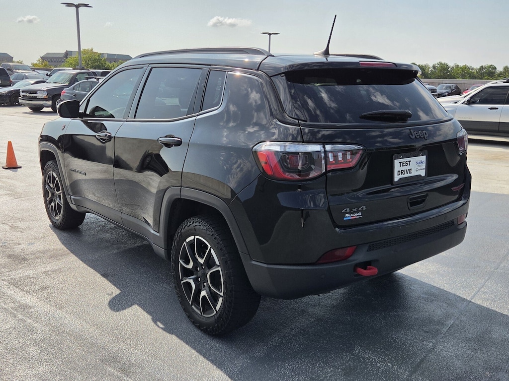 Used 2024 Jeep Compass Trailhawk