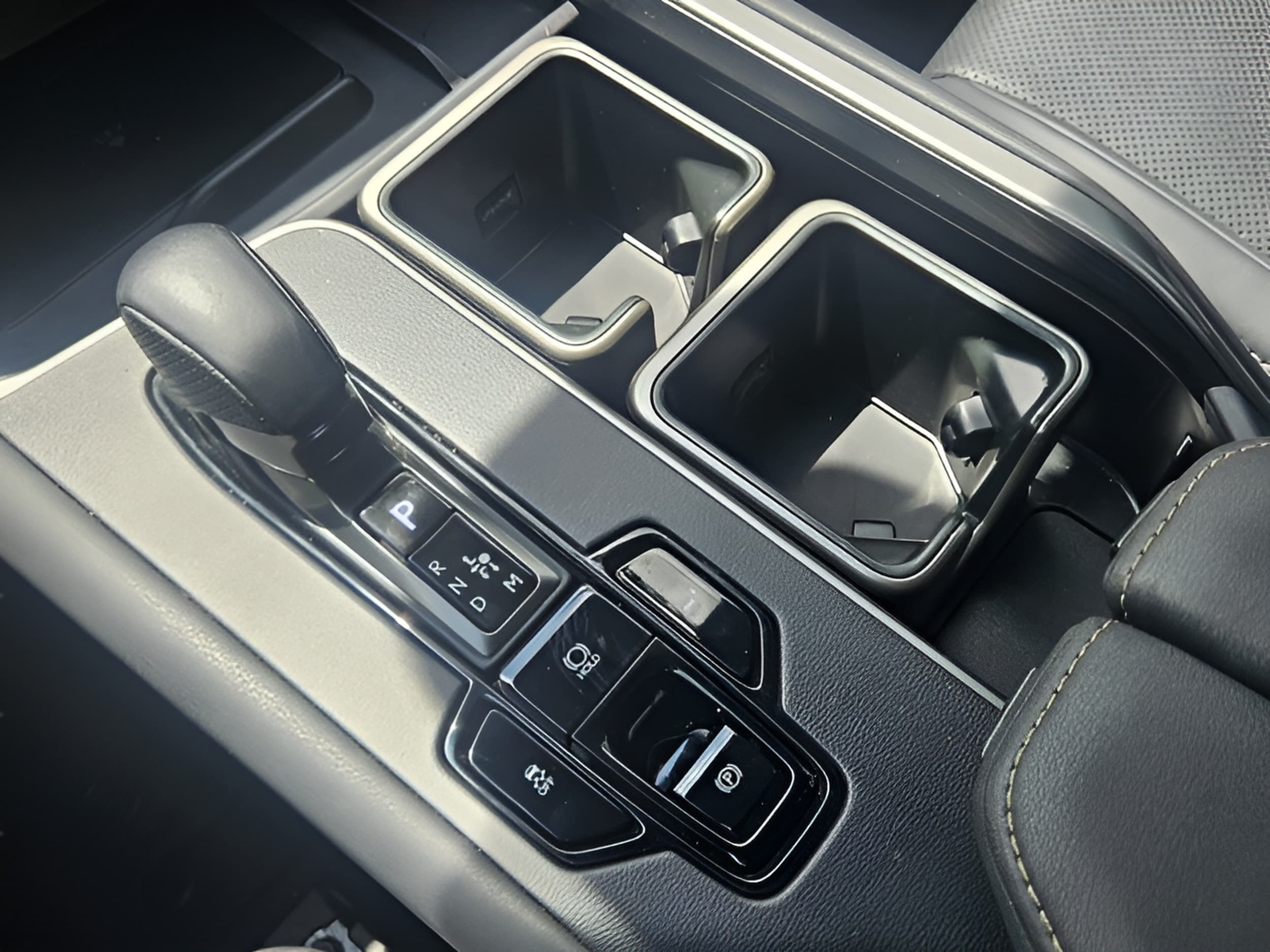 2024 Lexus TX Hybrid 500h - Photo 18