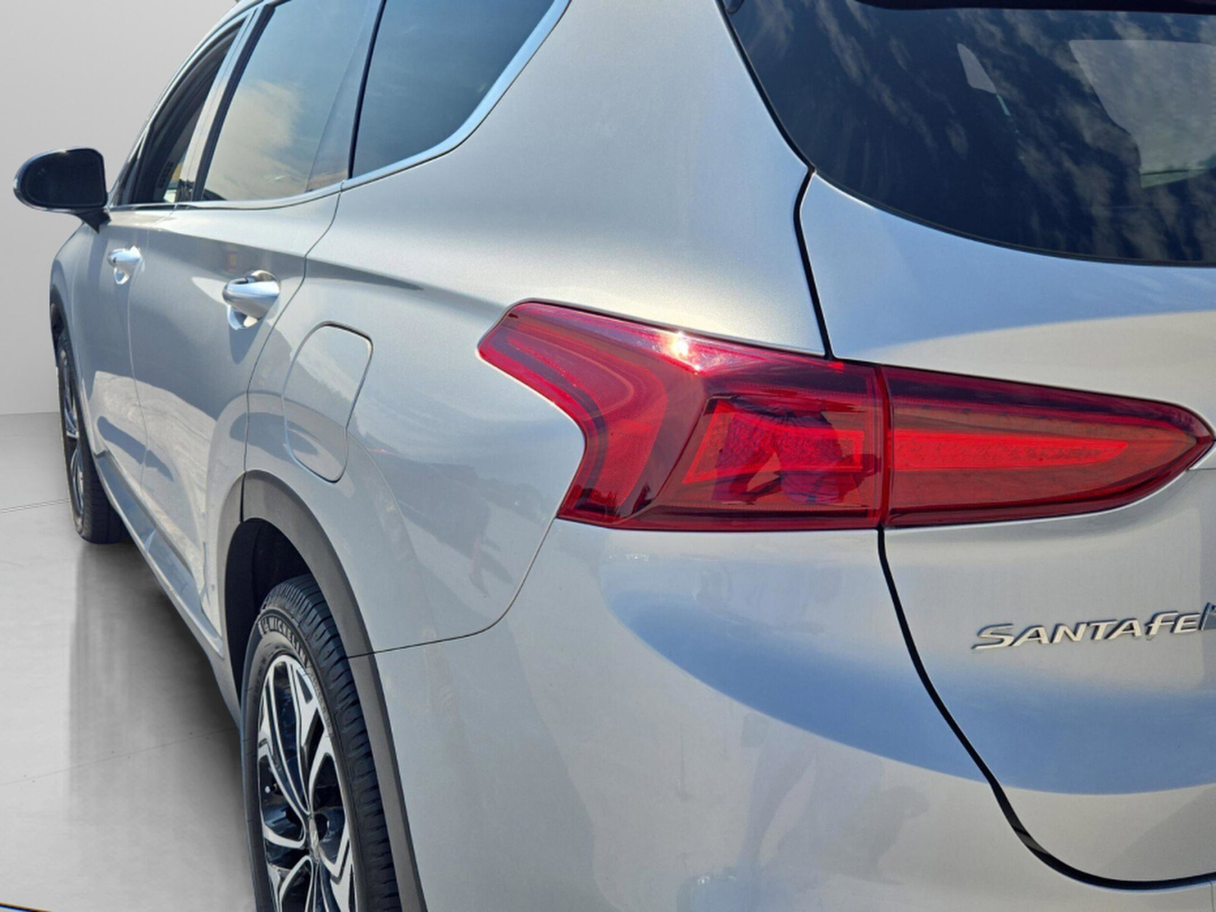 2019 Hyundai Santa Fe Ultimate 2.0T photo 2