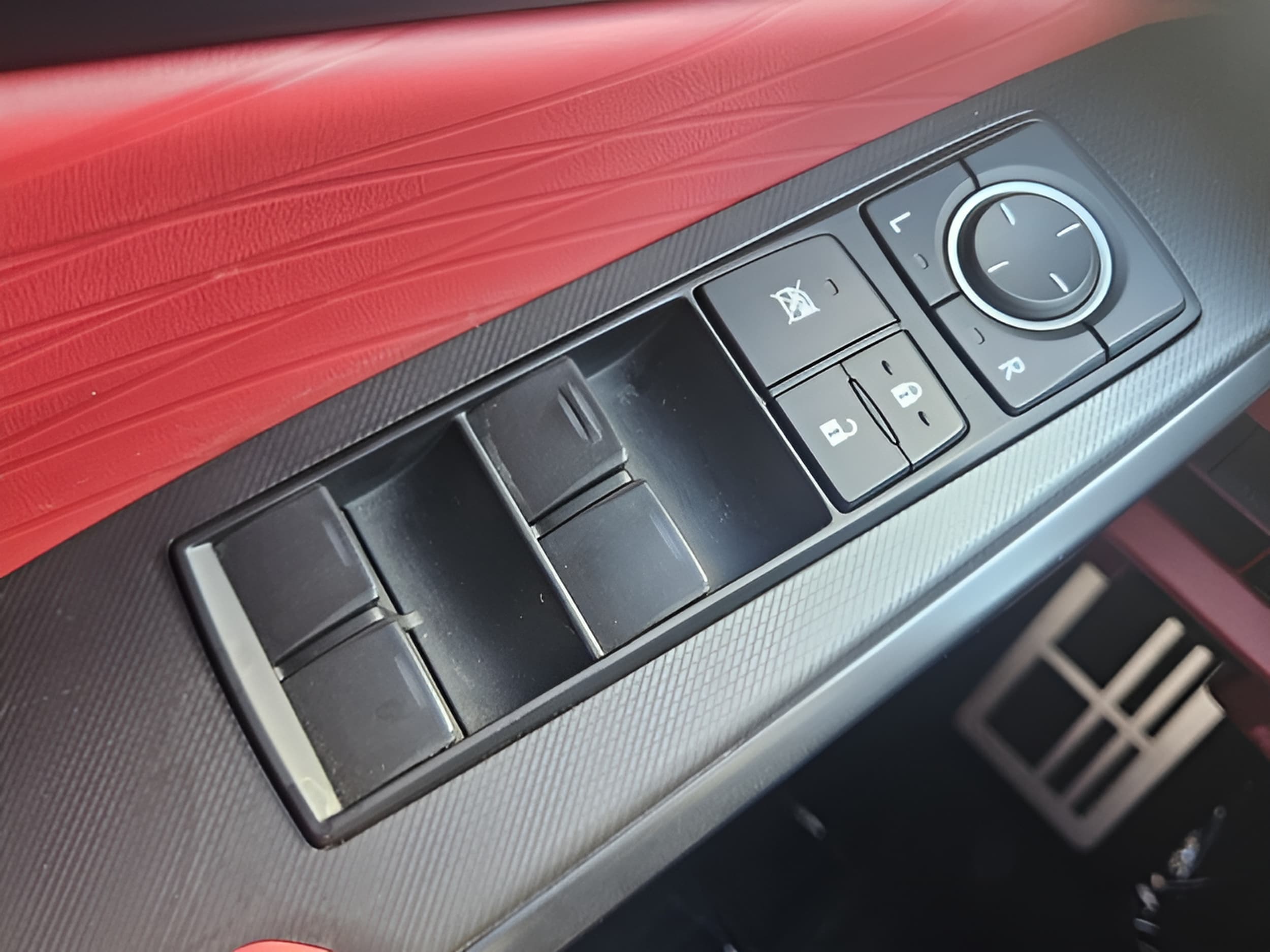 2023 Lexus IS 350 F SPORT - Photo 30