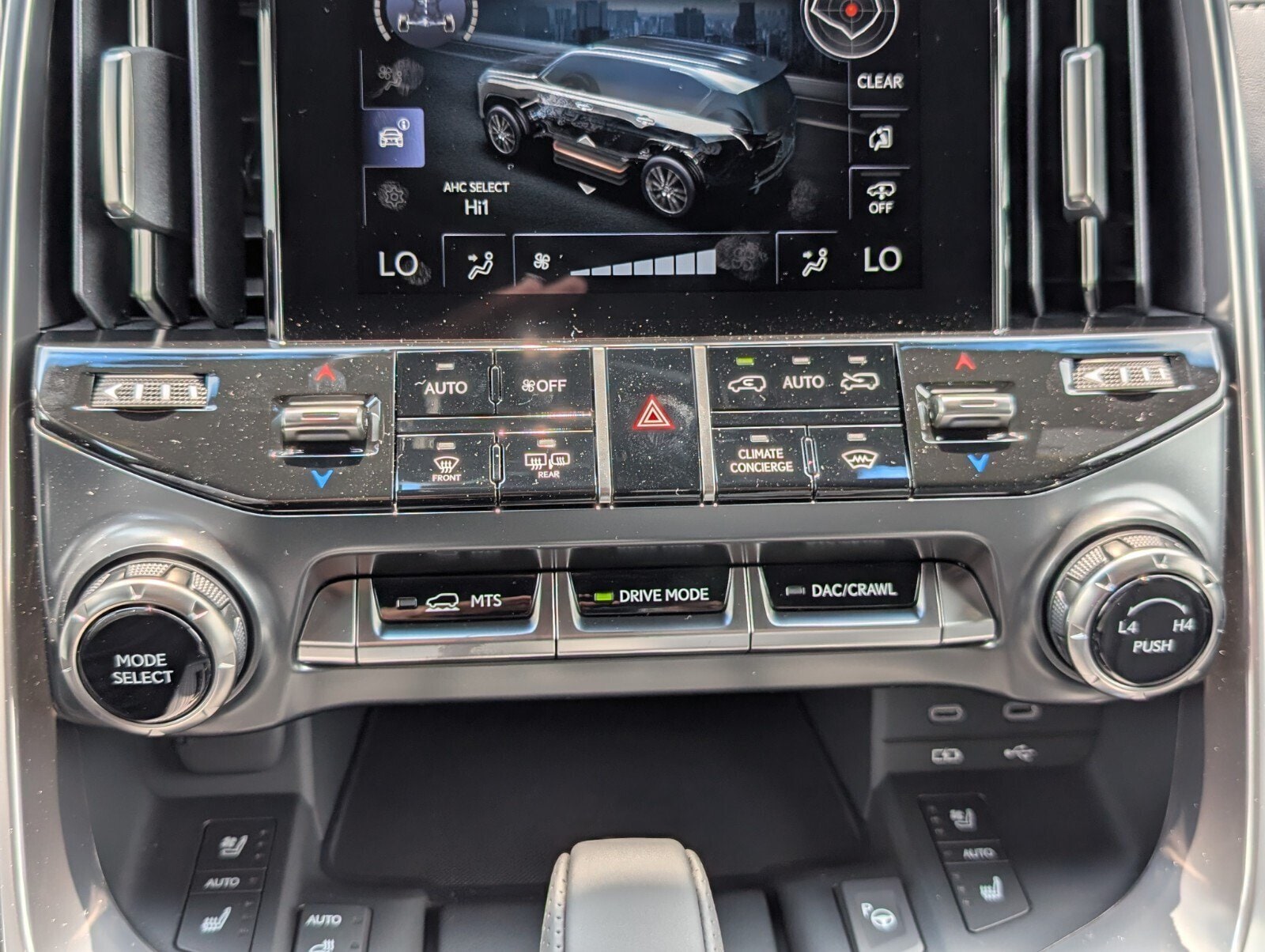 2026 Lexus LX 700h F-Sport - Photo 25