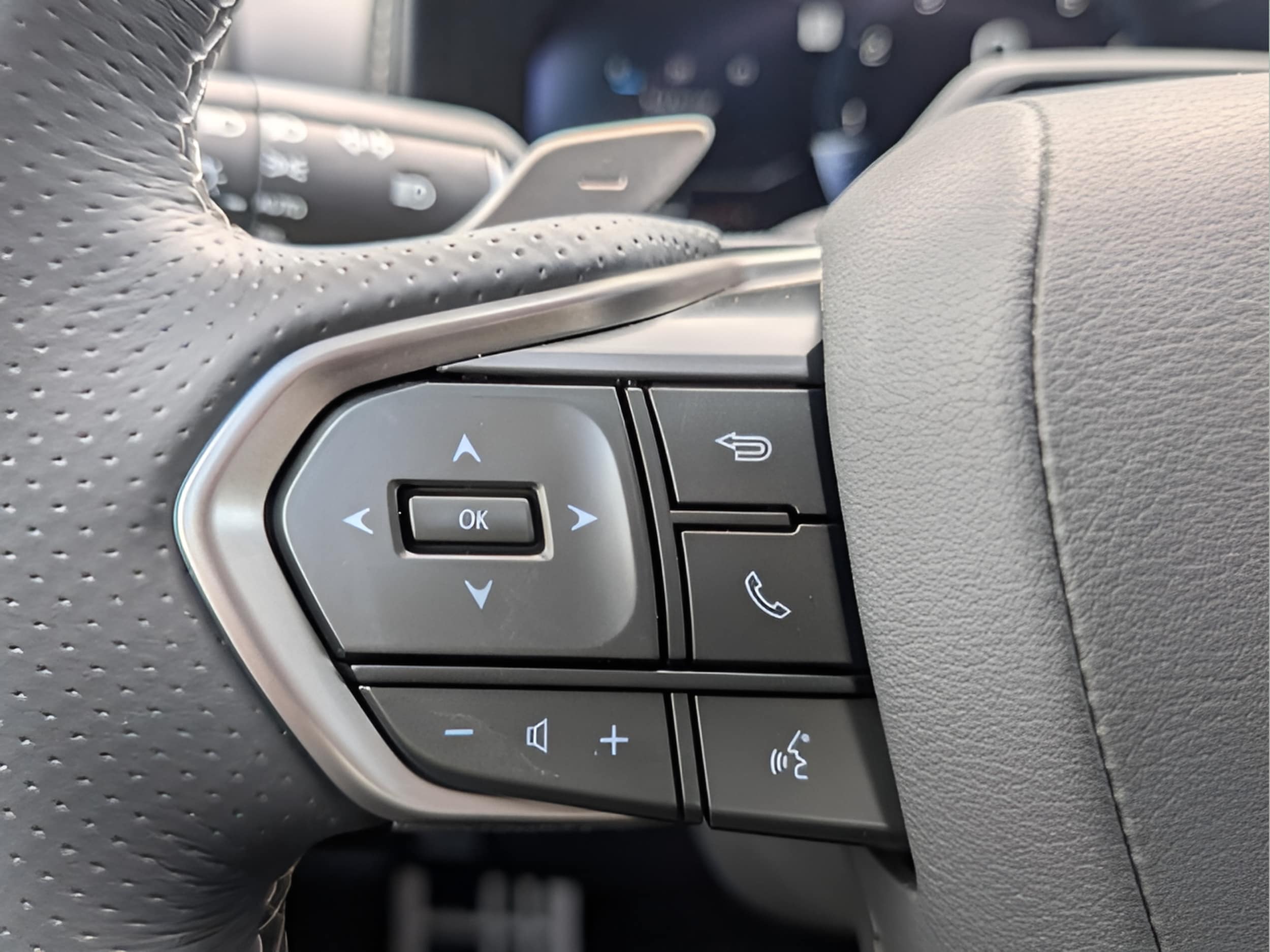 2026 Lexus IS 350 F SPORT - Photo 24