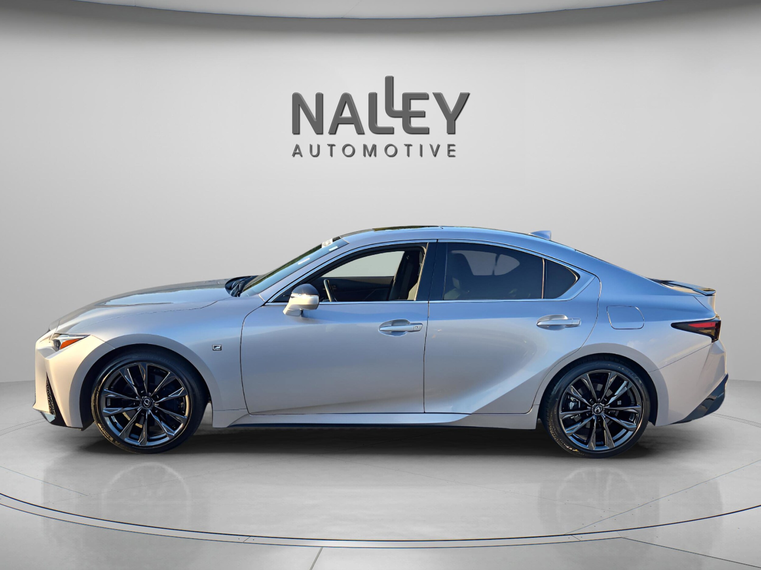 2023 Lexus IS 350 F SPORT photo 2