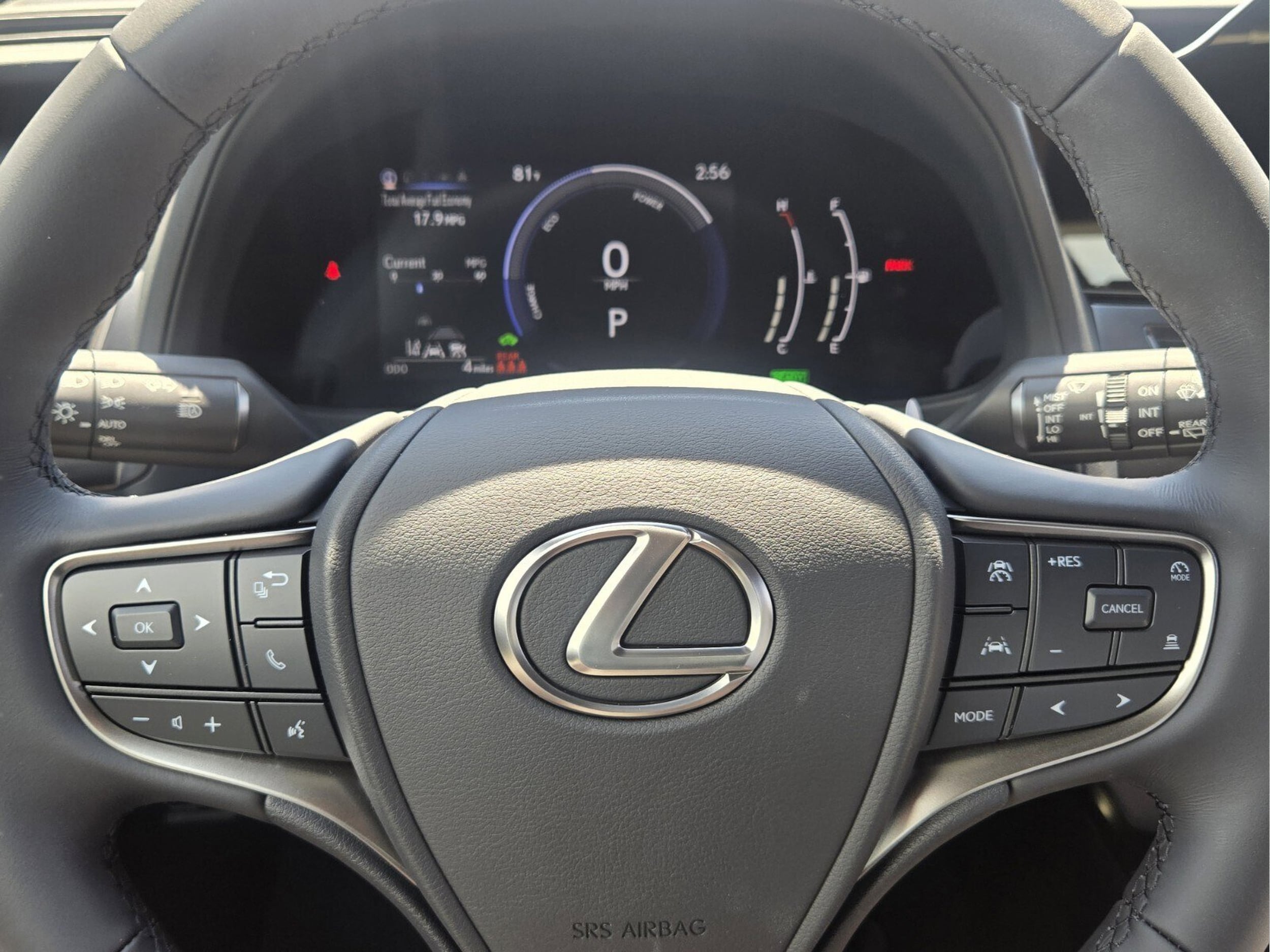 2026 Lexus UX Hybrid 300h - Photo 22
