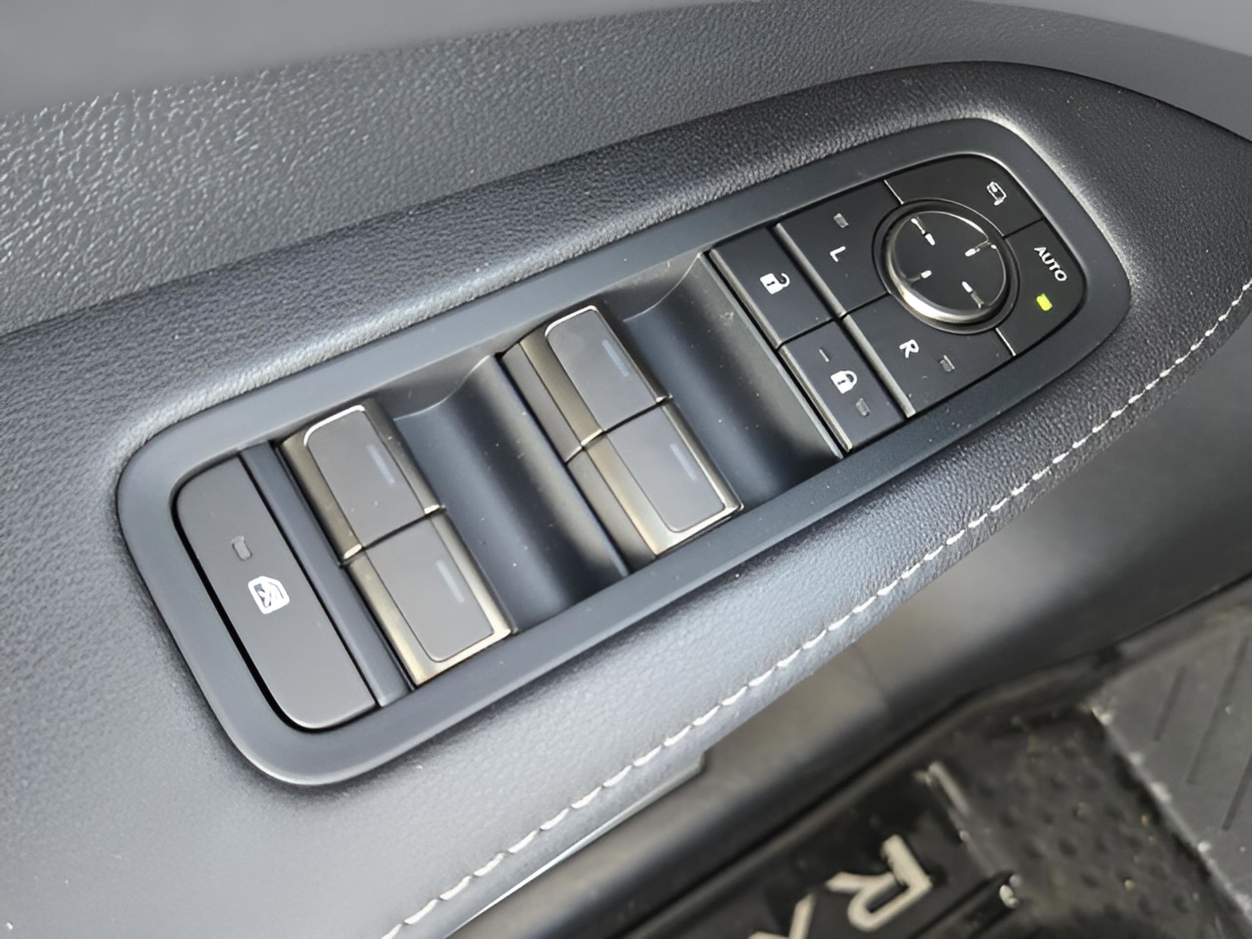 2026 Lexus RX 350 Premium - Photo 23