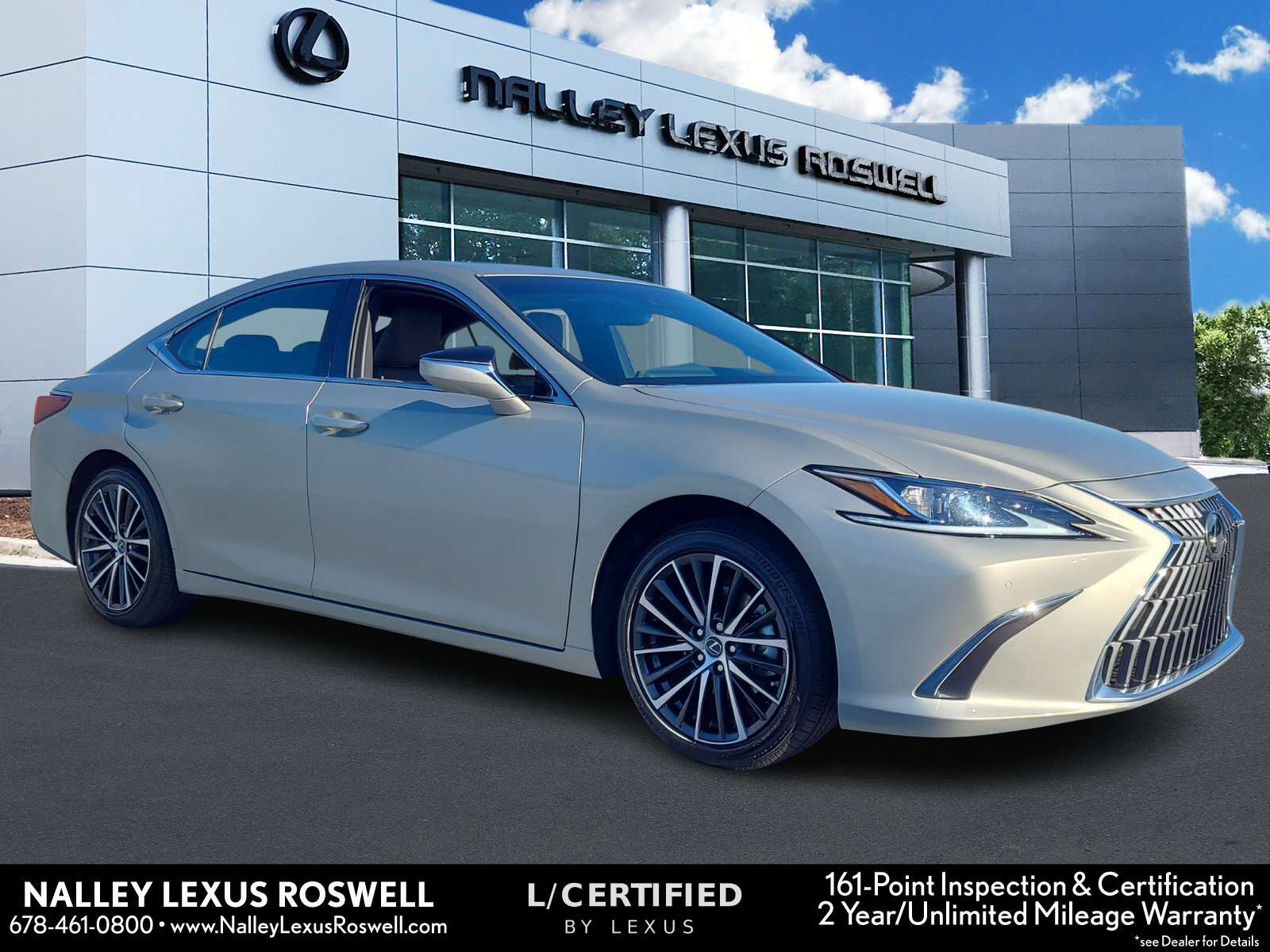 Lexus ES's photo