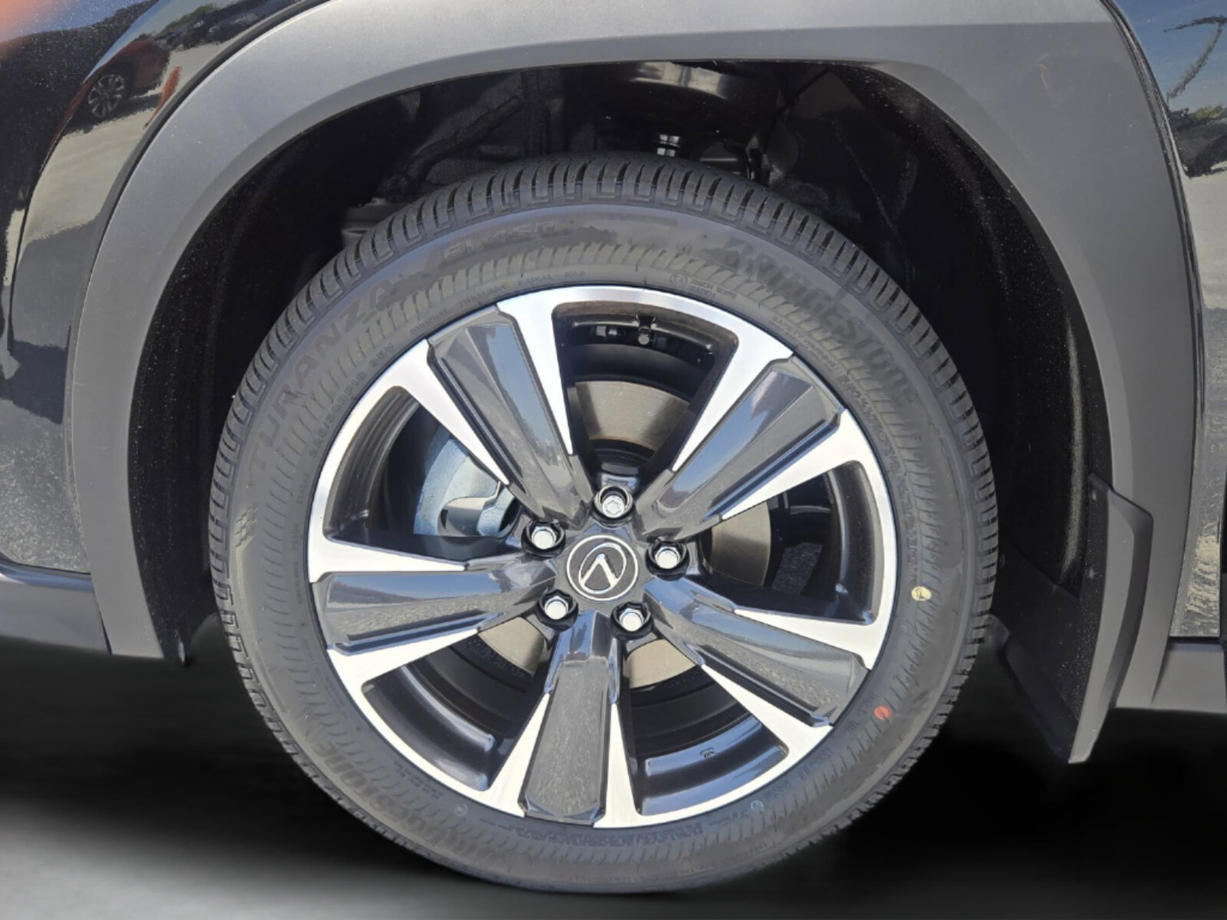 2026 Lexus UX Hybrid 300h - Photo 33