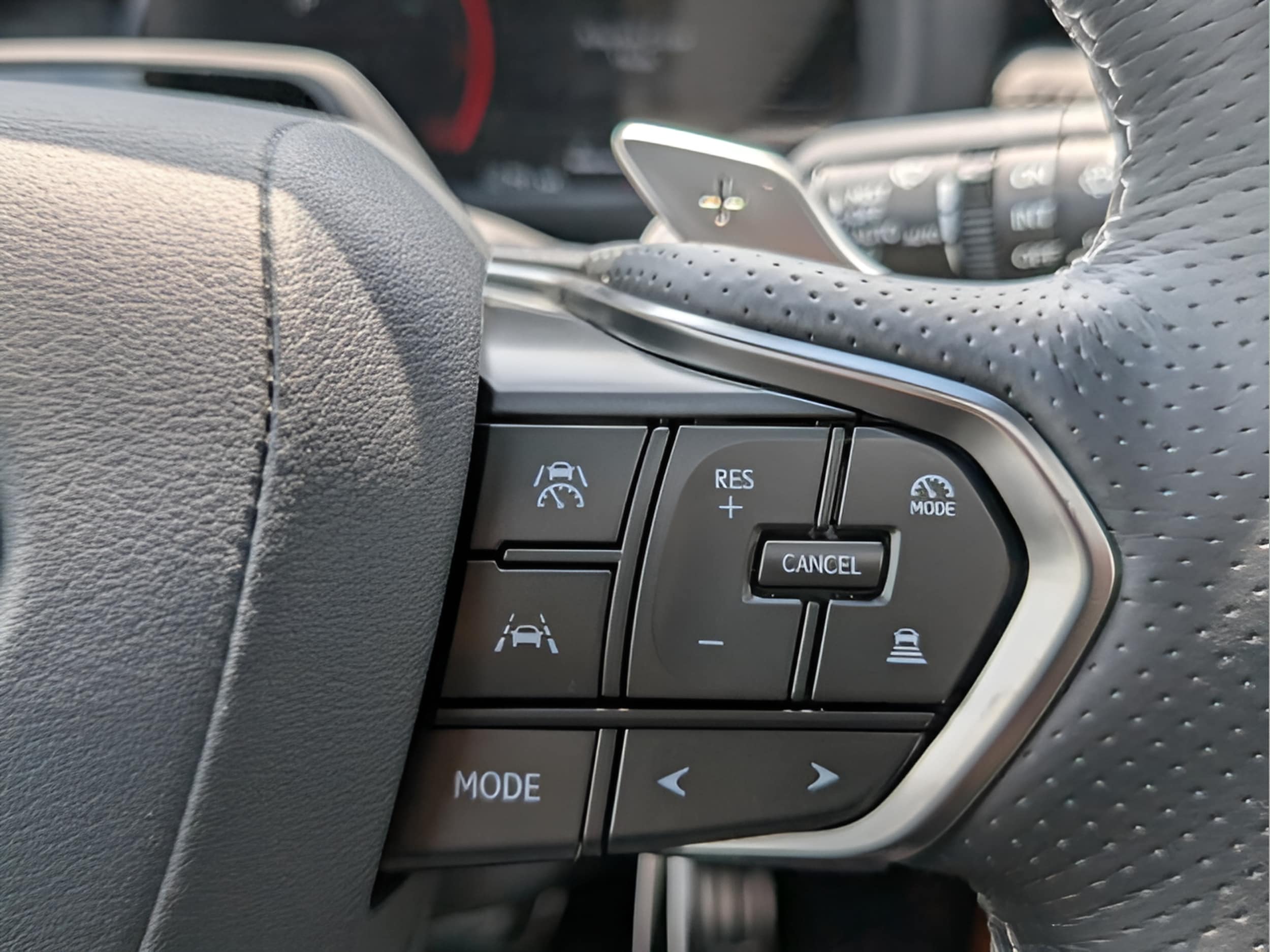 2026 Lexus LX 700h F-Sport - Photo 28