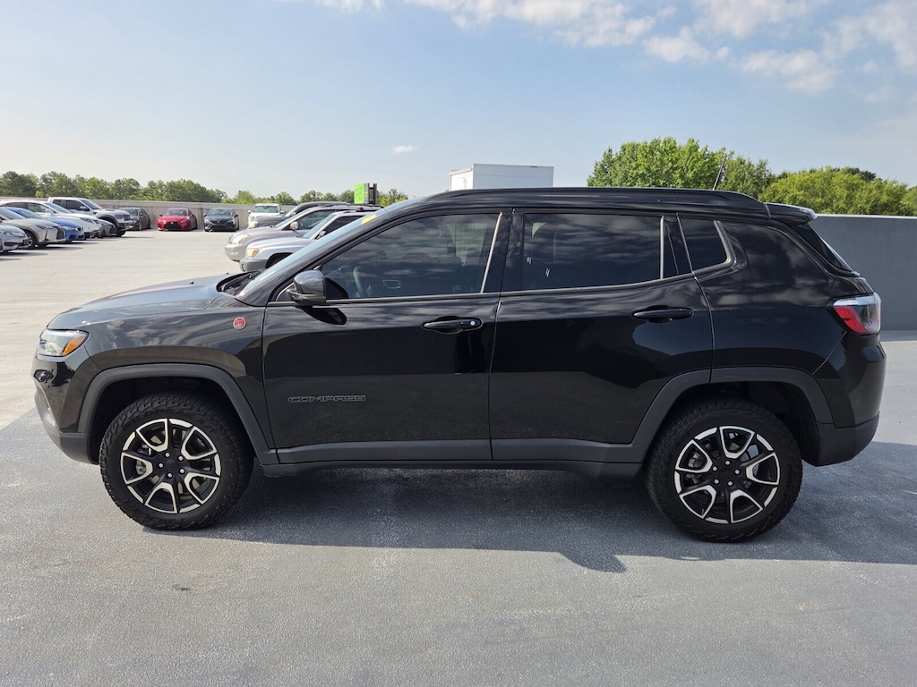 Used 2024 Jeep Compass Trailhawk