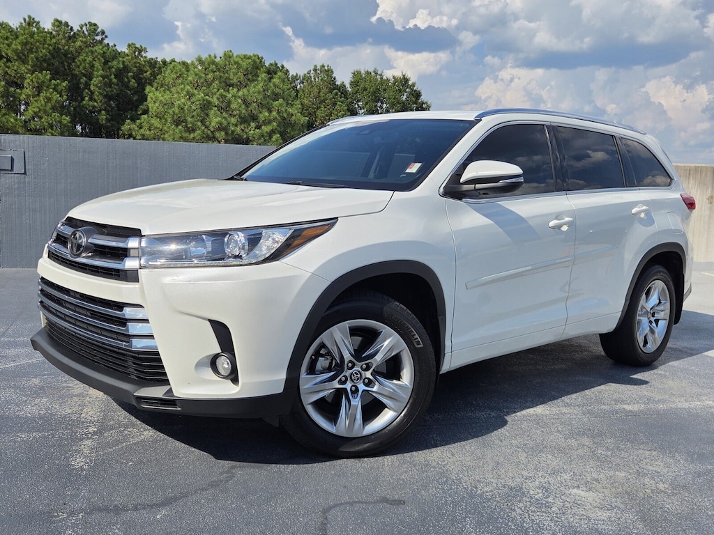 Used 2017 Toyota Highlander Limited V6