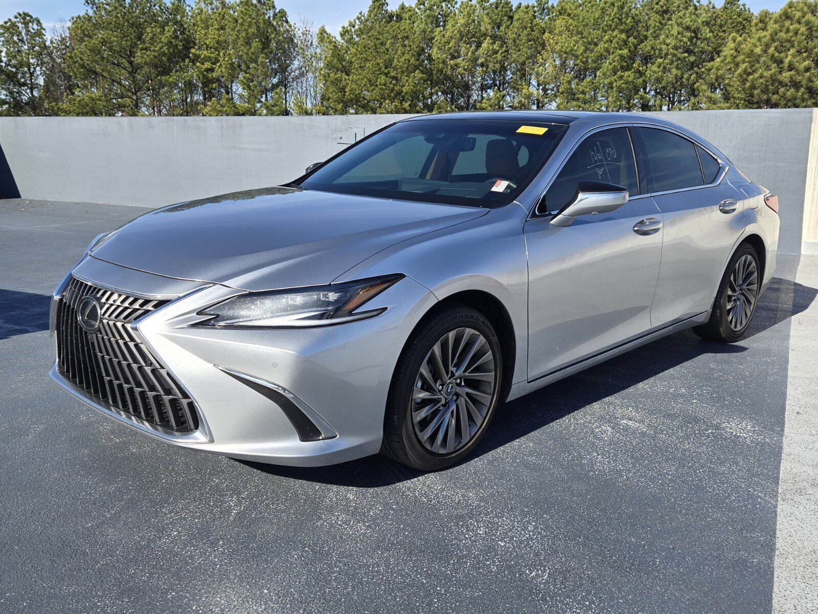 2025 Lexus ES 350 Ultra Luxury's photo