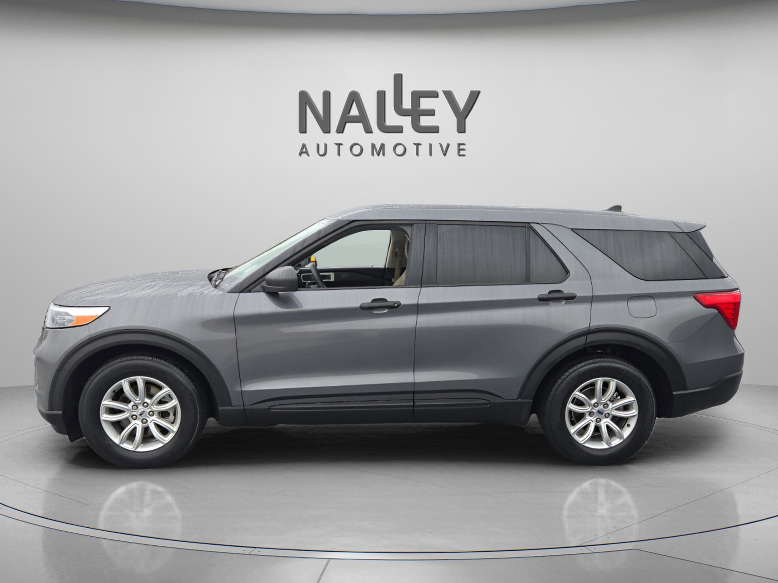 2021 Ford Explorer Base photo 2