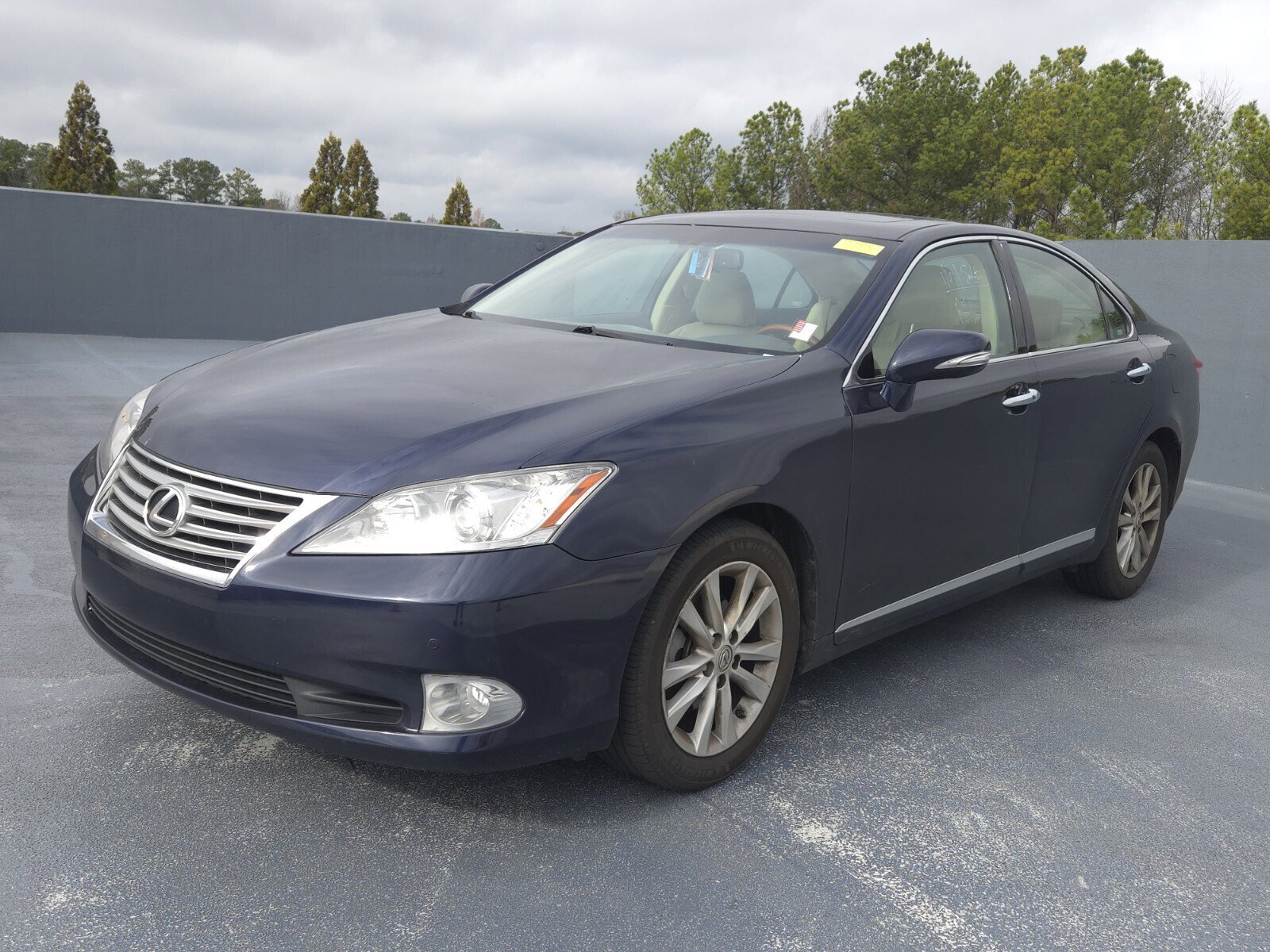 2011 Lexus ES 350's photo