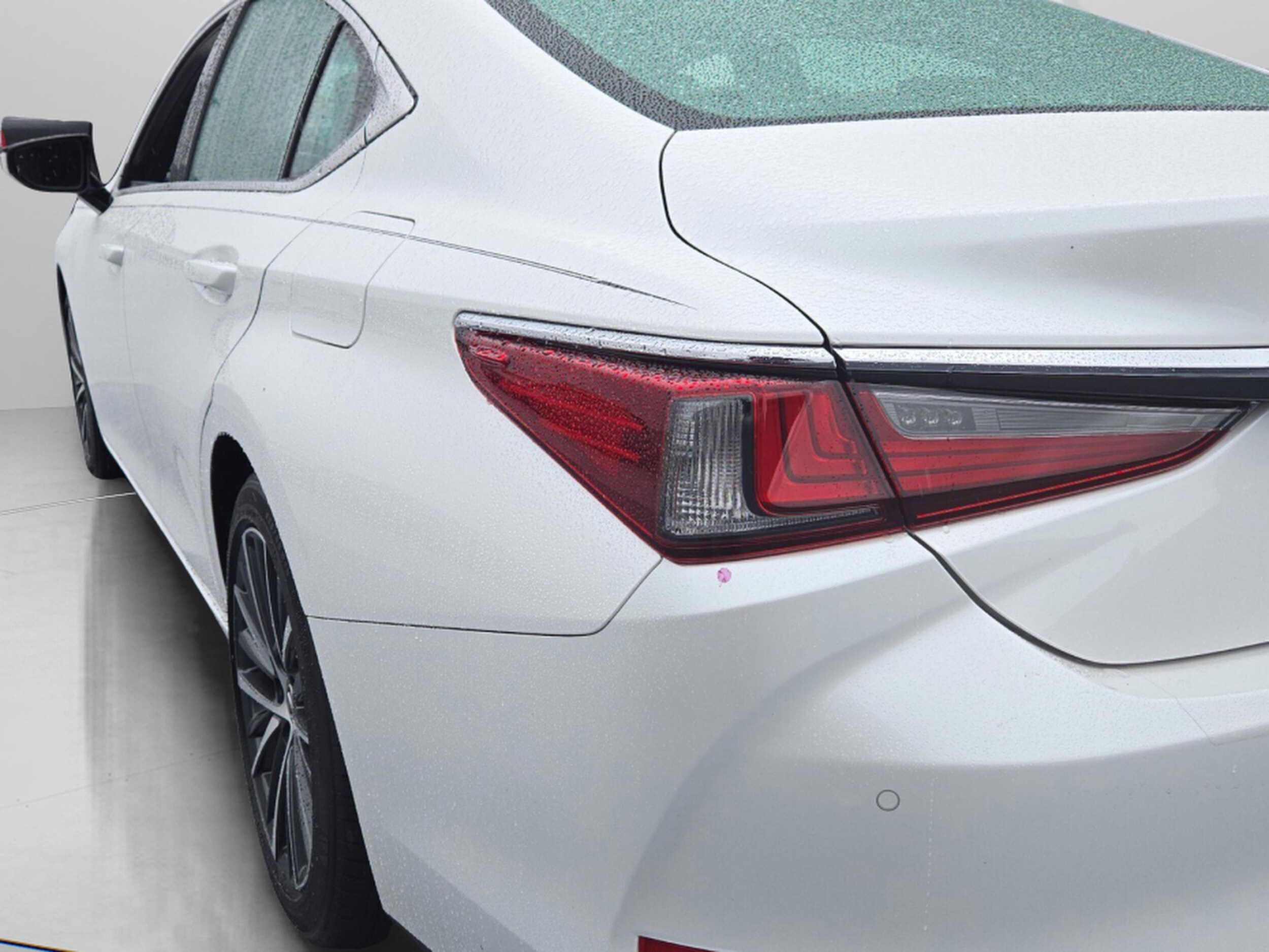 2024 Lexus ES 350 Premium photo 3